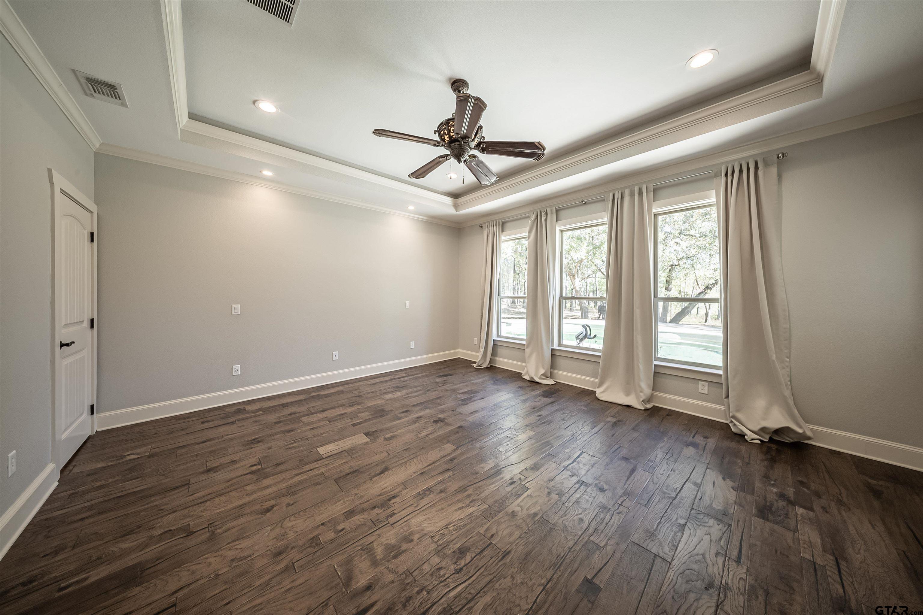 Lindale, Texas, 75771, United States, 4 Bedrooms Bedrooms, ,4 BathroomsBathrooms,Residential,For Sale,1992083