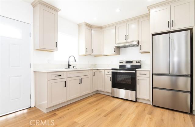 Los Angeles, California, 90001, United States, 5 Bedrooms Bedrooms, ,5 BathroomsBathrooms,Residential,For Sale,2009948