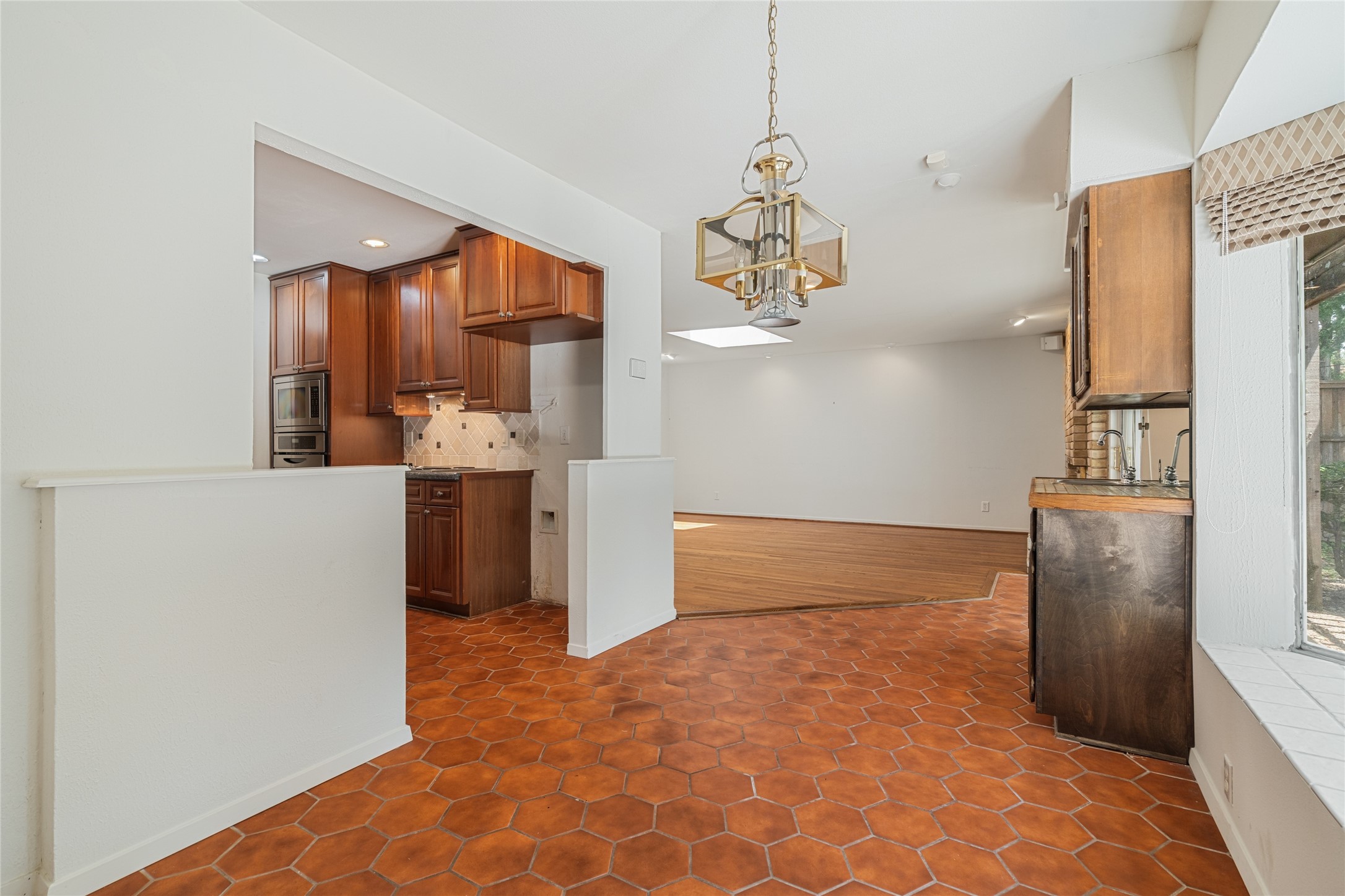 Dallas, Texas, 75244, United States, 4 Bedrooms Bedrooms, ,2 BathroomsBathrooms,Residential,For Sale,1991036