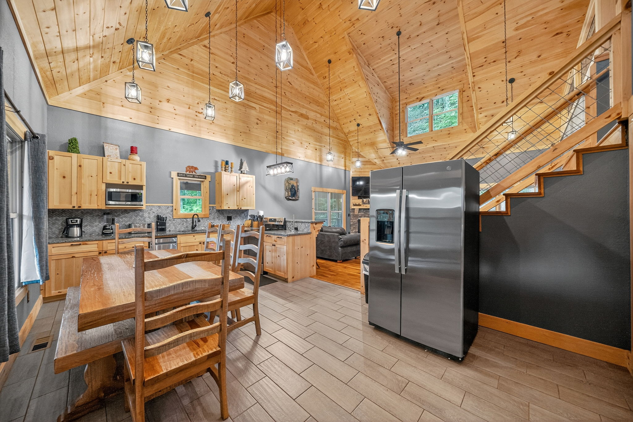 Sevierville, Tennessee, 37862, United States, 4 Bedrooms Bedrooms, ,6 BathroomsBathrooms,Residential,For Sale,1982838