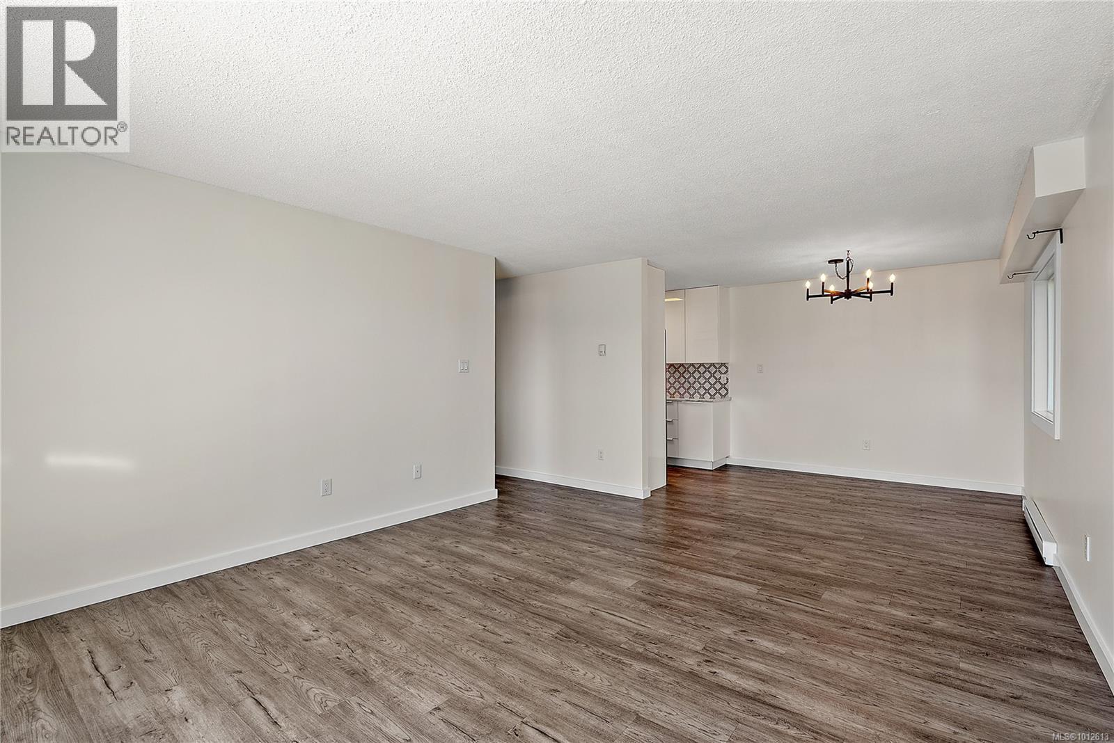 ESQUIMALT, British Columbia, V9A 3N4, CA, 3 Bedrooms Bedrooms, ,1 BathroomBathrooms,Residential,For Sale,1948533