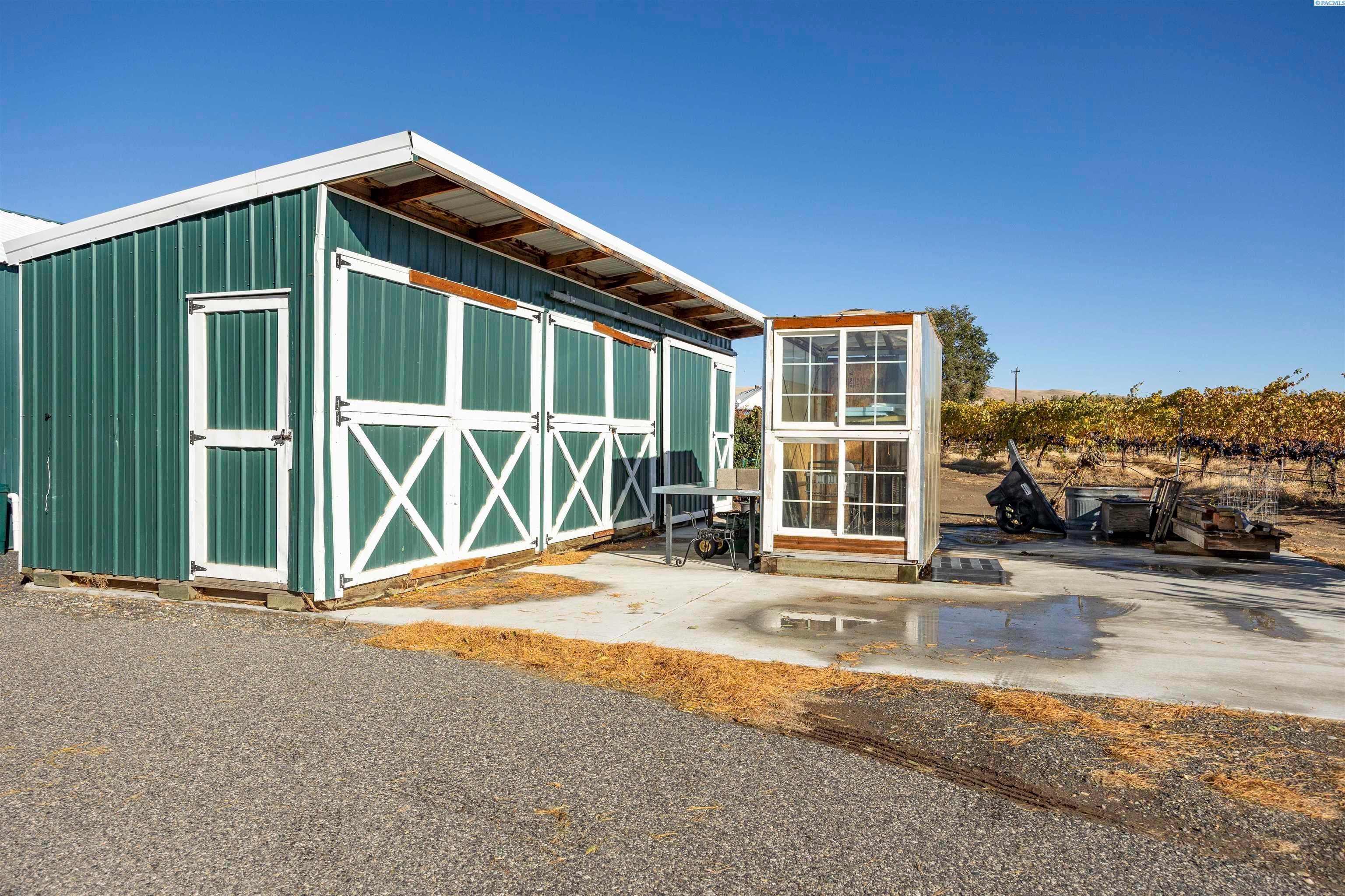 Benton City, Washington, 99320, United States, 3 Bedrooms Bedrooms, ,2 BathroomsBathrooms,Residential,For Sale,1992566