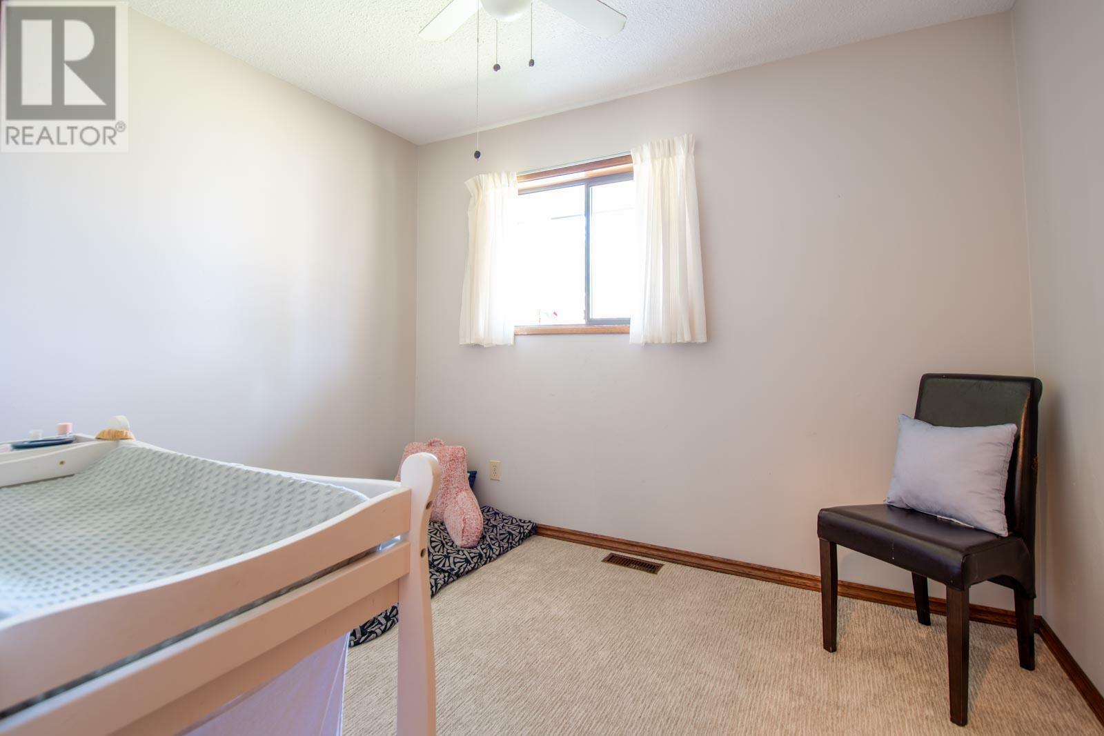 SPALLUMCHEEN, British Columbia, V4Y 0S8, CA, 6 Bedrooms Bedrooms, ,2 BathroomsBathrooms,Residential,For Sale,1838757