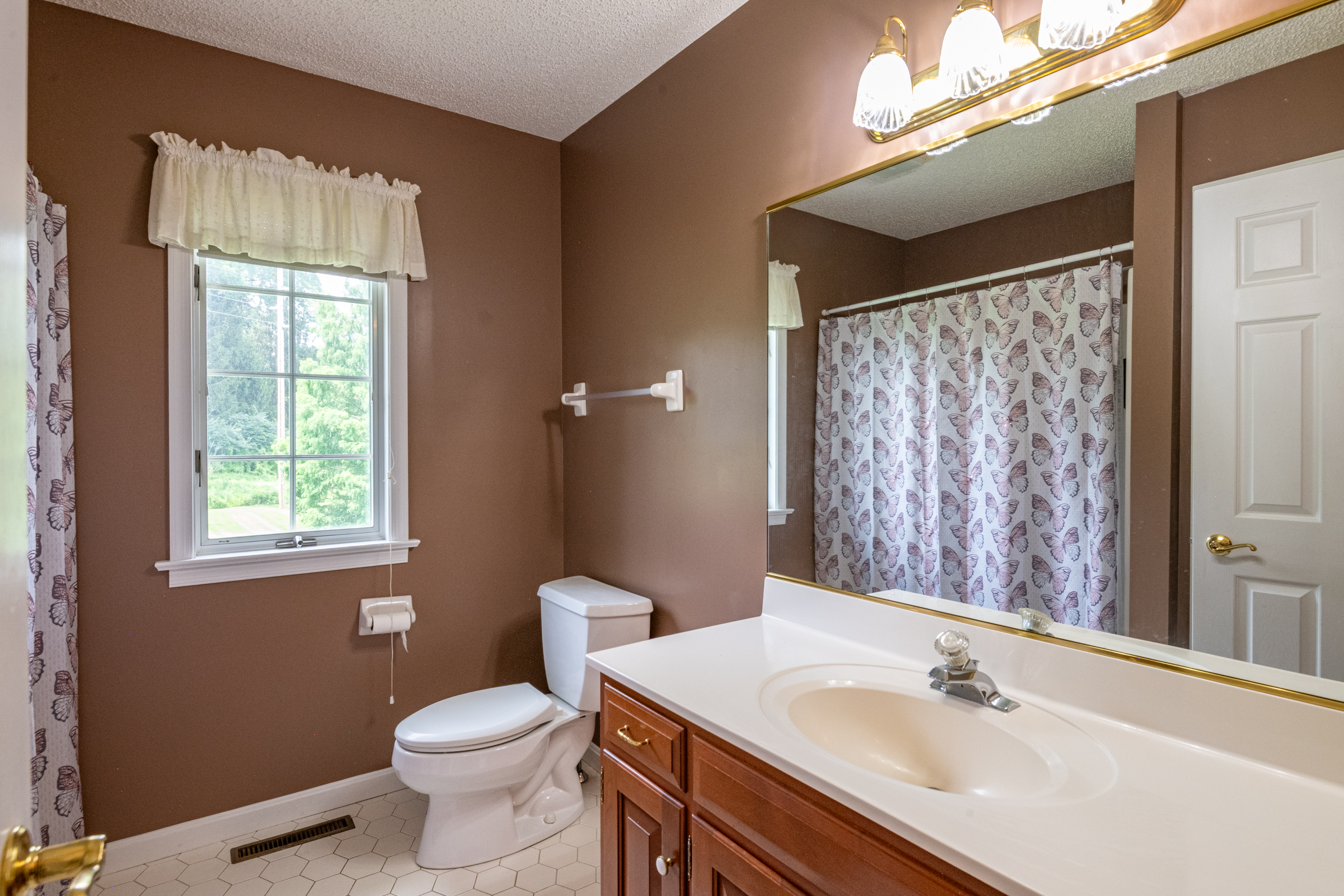 Sinking Spring, Pennsylvania, 19608, United States, 5 Bedrooms Bedrooms, ,5 BathroomsBathrooms,Residential,For Sale,1900747
