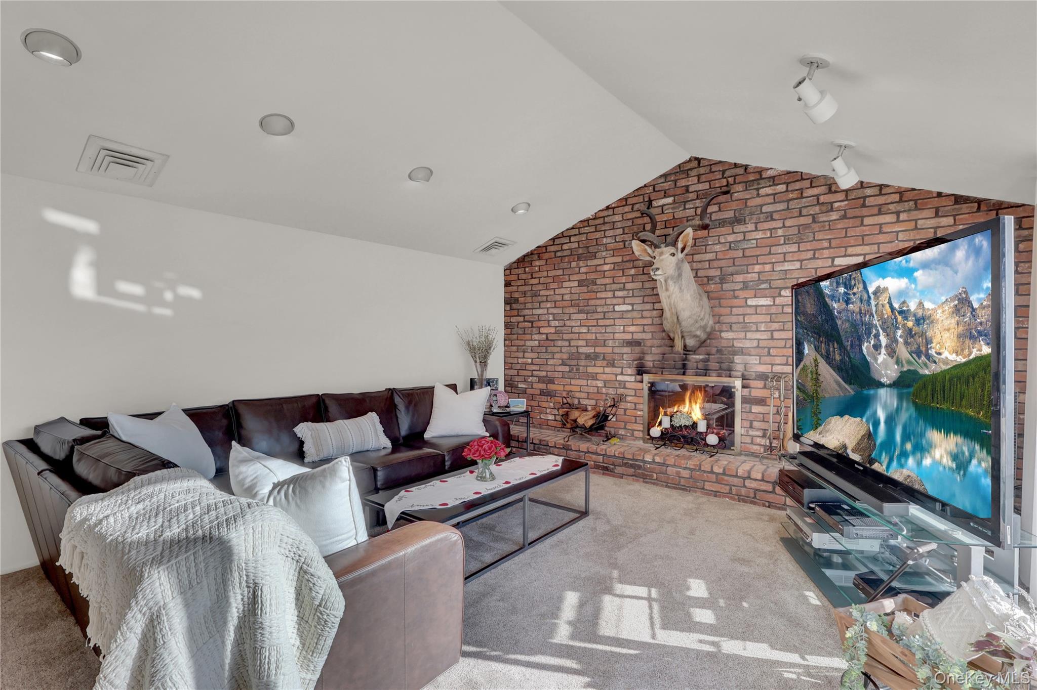 Bellmore, New York, 11710, United States, 4 Bedrooms Bedrooms, ,3 BathroomsBathrooms,Residential,For Sale,2013252