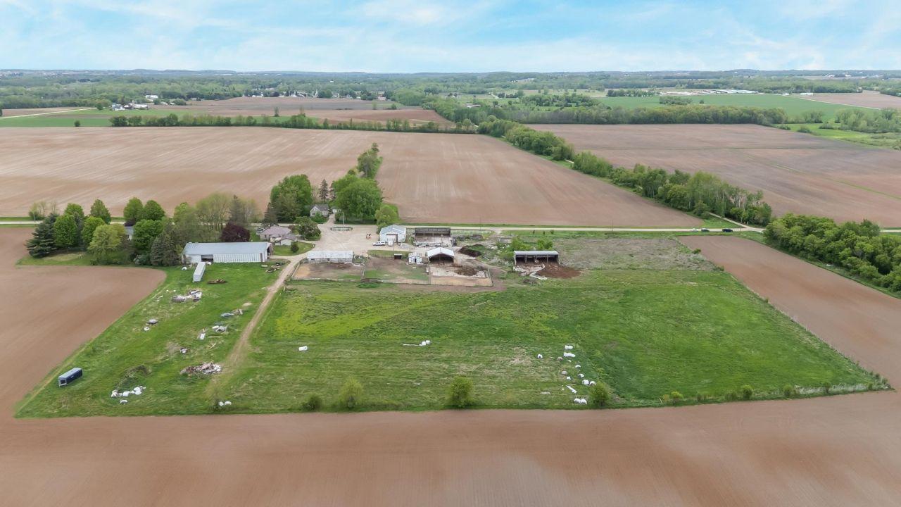 HORTONVILLE, Wisconsin, 54944, United States, 3 Bedrooms Bedrooms, ,2 BathroomsBathrooms,Residential,For Sale,1827520