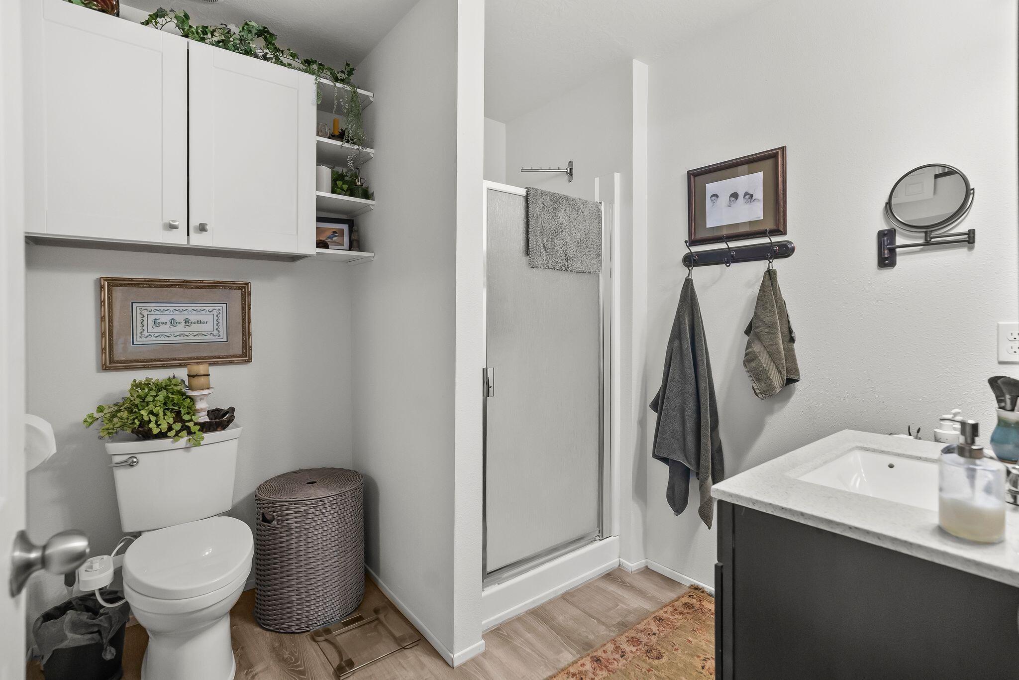 St George, Utah, 84770, United States, 6 Bedrooms Bedrooms, ,3 BathroomsBathrooms,Residential,For Sale,2005357