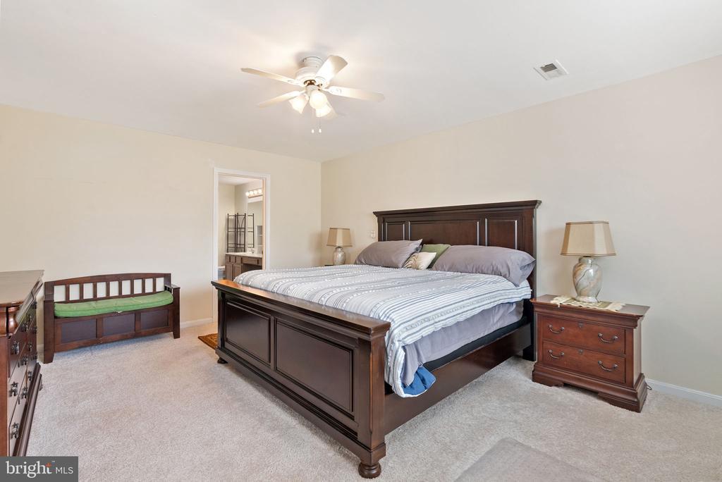 Winchester, Virginia, 22601, United States, 3 Bedrooms Bedrooms, ,3 BathroomsBathrooms,Residential,For Sale,1906316