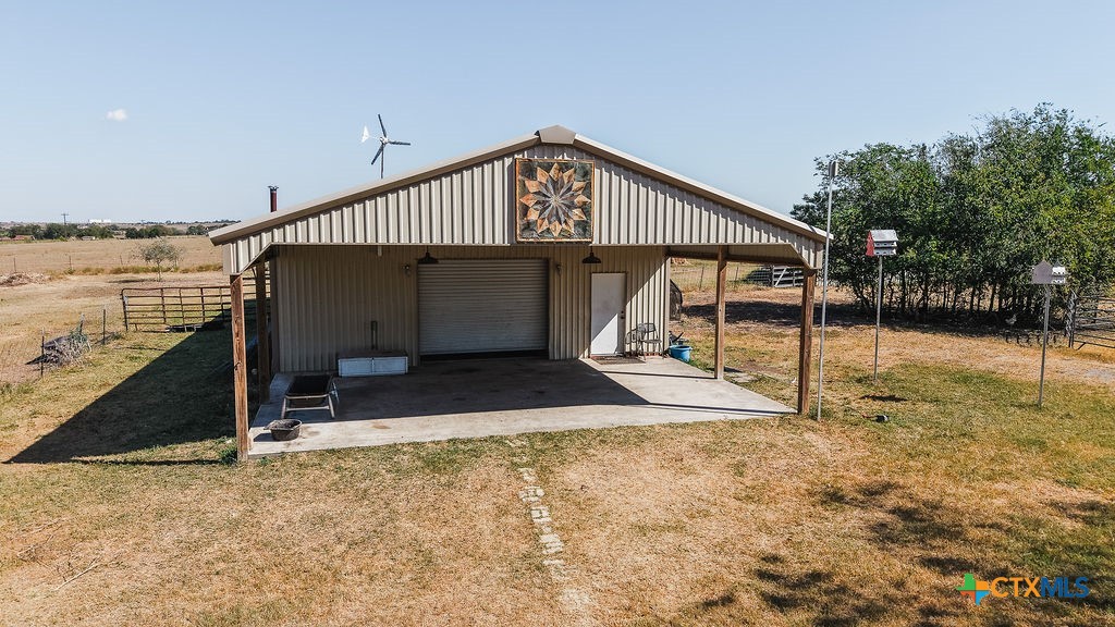 Yoakum, Texas, 77995, United States, 4 Bedrooms Bedrooms, ,3 BathroomsBathrooms,Residential,For Sale,1958998