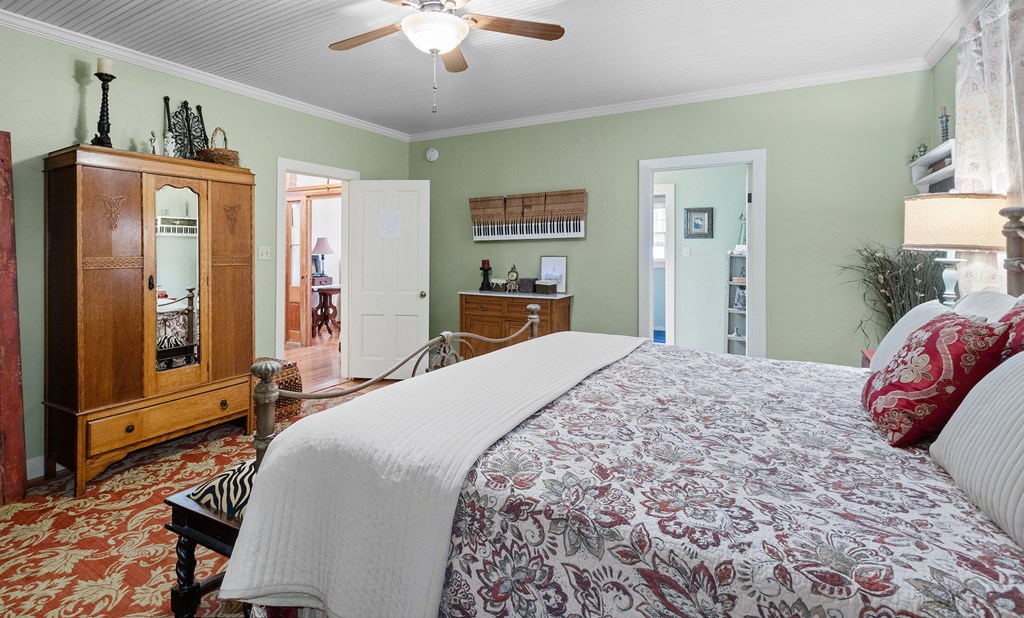 211 S Crockett St, Fredericksburg, Texas, 78624, United States, 3 Bedrooms Bedrooms, ,3 BathroomsBathrooms,Residential,For Sale,211 S Crockett St,1217754