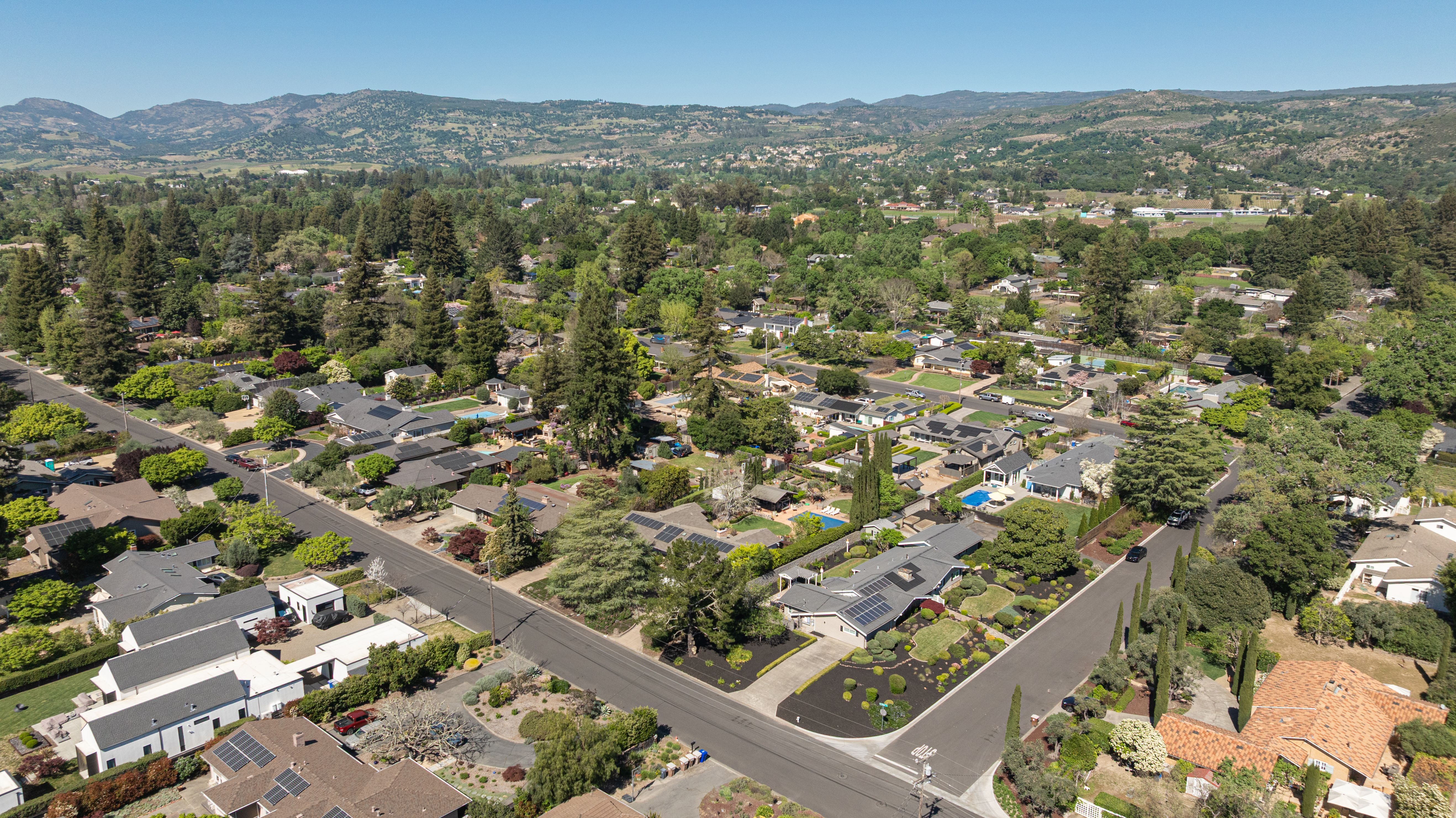  Coveted East Side Ranch Home in Monticello Park - 物件實景