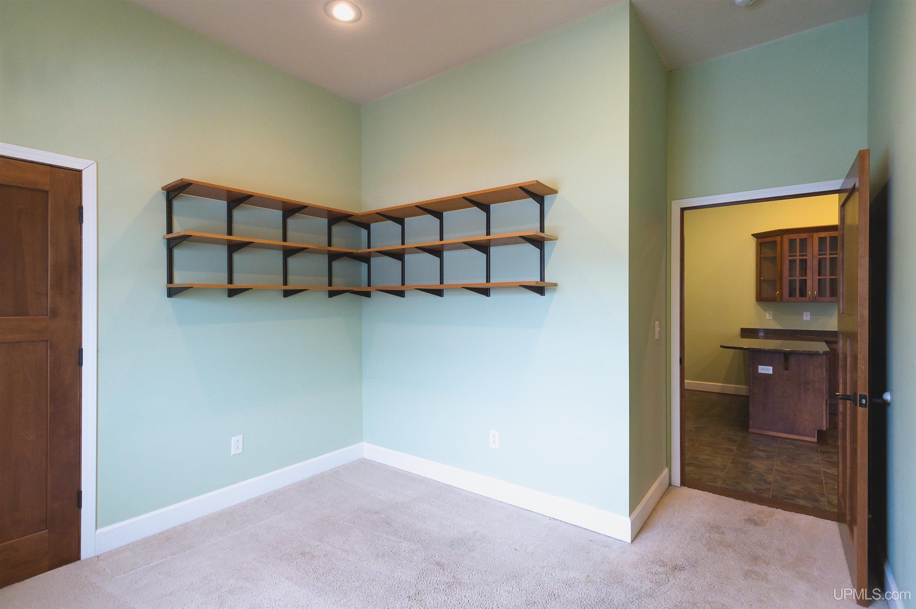 Houghton, Michigan, 49931, United States, 5 Bedrooms Bedrooms, ,2 BathroomsBathrooms,Residential,For Sale,1977730