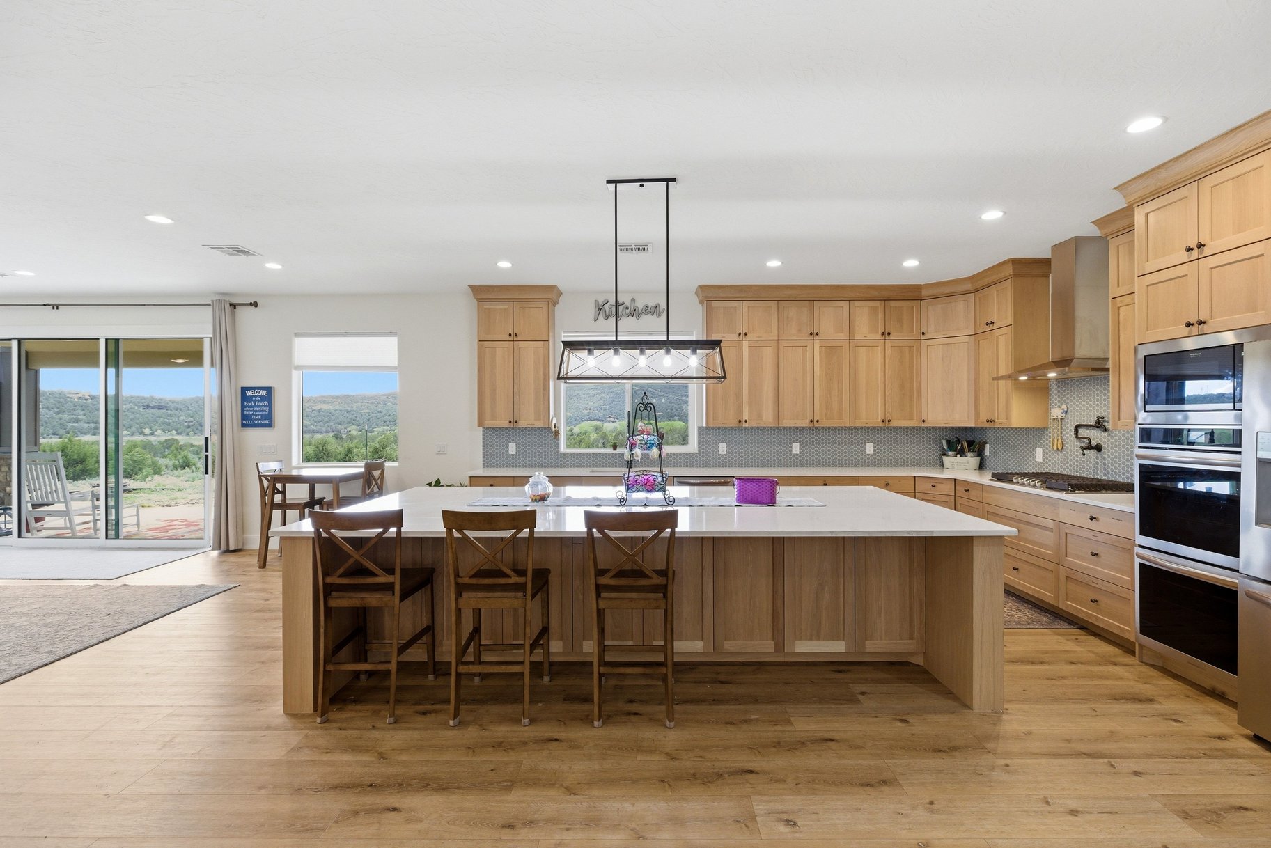  5 Acres • Two Homes In One • Horse Property With Flexible Living Options - 物件實景