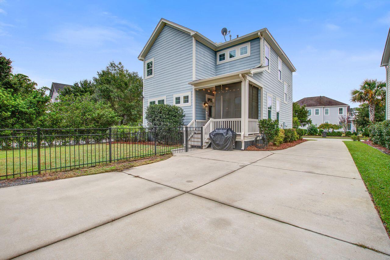 Mount Pleasant, South Carolina, 29466, United States, 4 Bedrooms Bedrooms, ,3 BathroomsBathrooms,Residential,For Sale,1966784