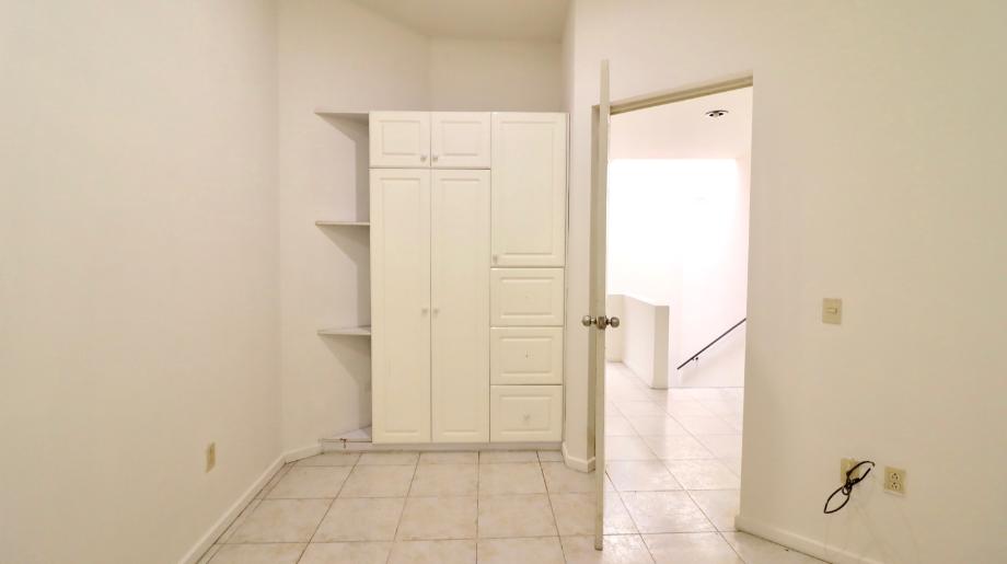 Morelia, Michoacán de Ocampo, 58090, Mexico, 6 Bedrooms Bedrooms, ,5 BathroomsBathrooms,Residential,For Sale,1917745