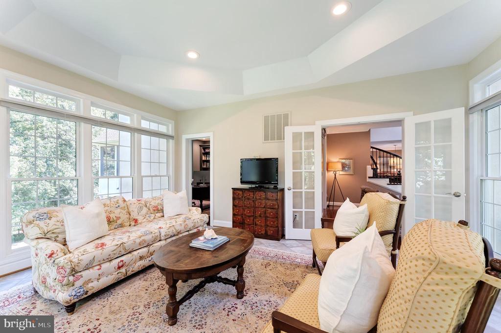 Vienna, Virginia, 22182, United States, 5 Bedrooms Bedrooms, ,6 BathroomsBathrooms,Residential,For Sale,1943879