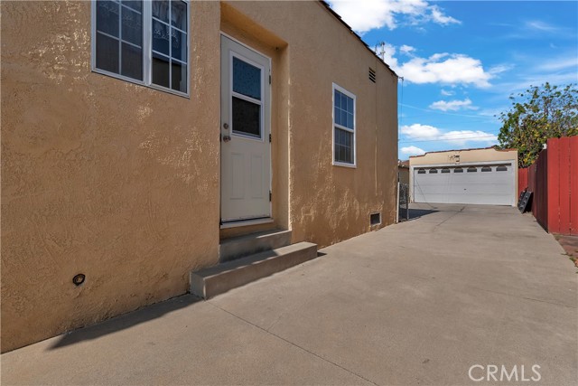 South Gate, California, 90280, United States, 4 Bedrooms Bedrooms, ,Residential,For Sale,1943165