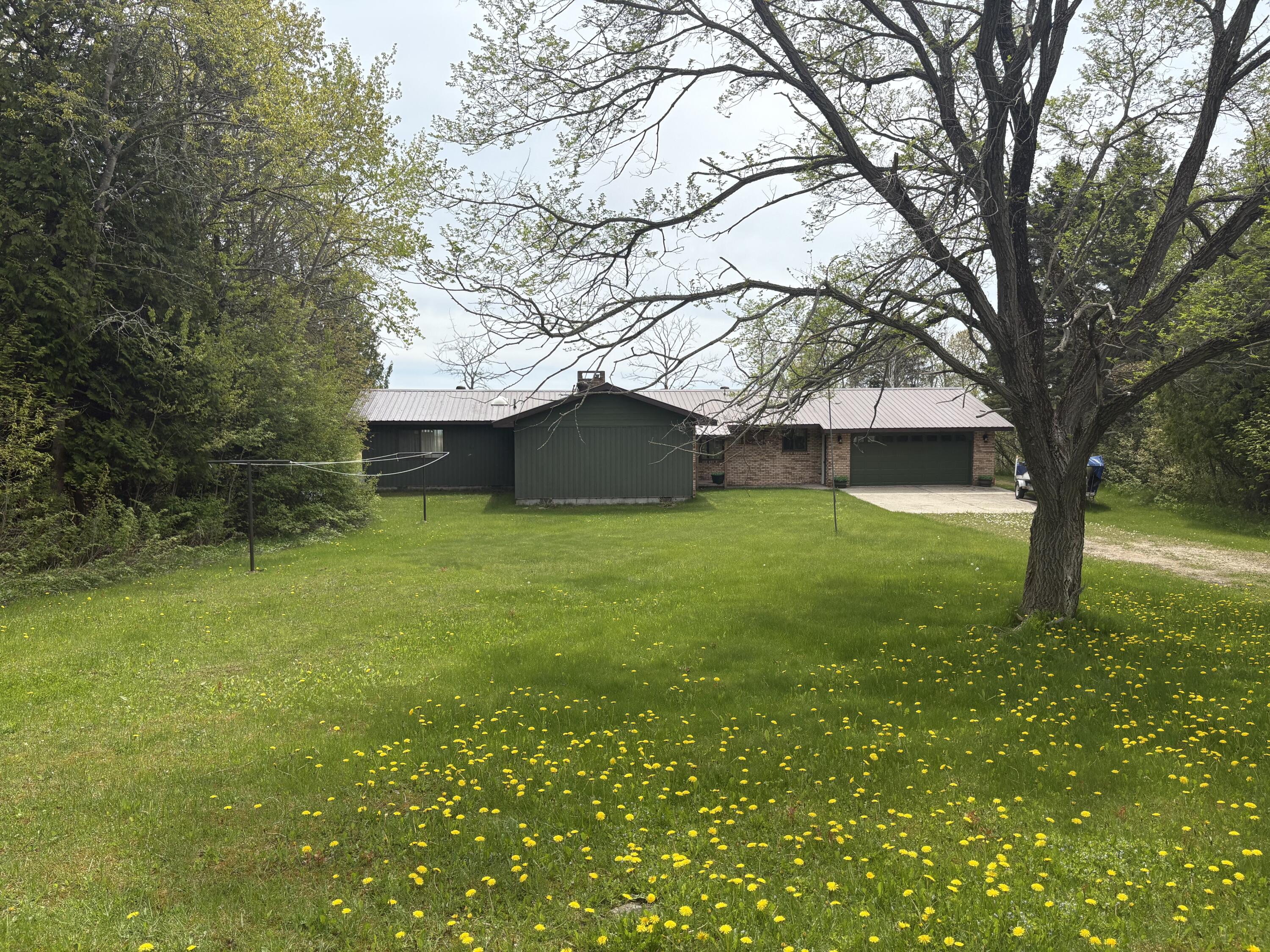 Naubinway, Michigan, 49762, United States, 3 Bedrooms Bedrooms, ,2 BathroomsBathrooms,Residential,For Sale,1840338