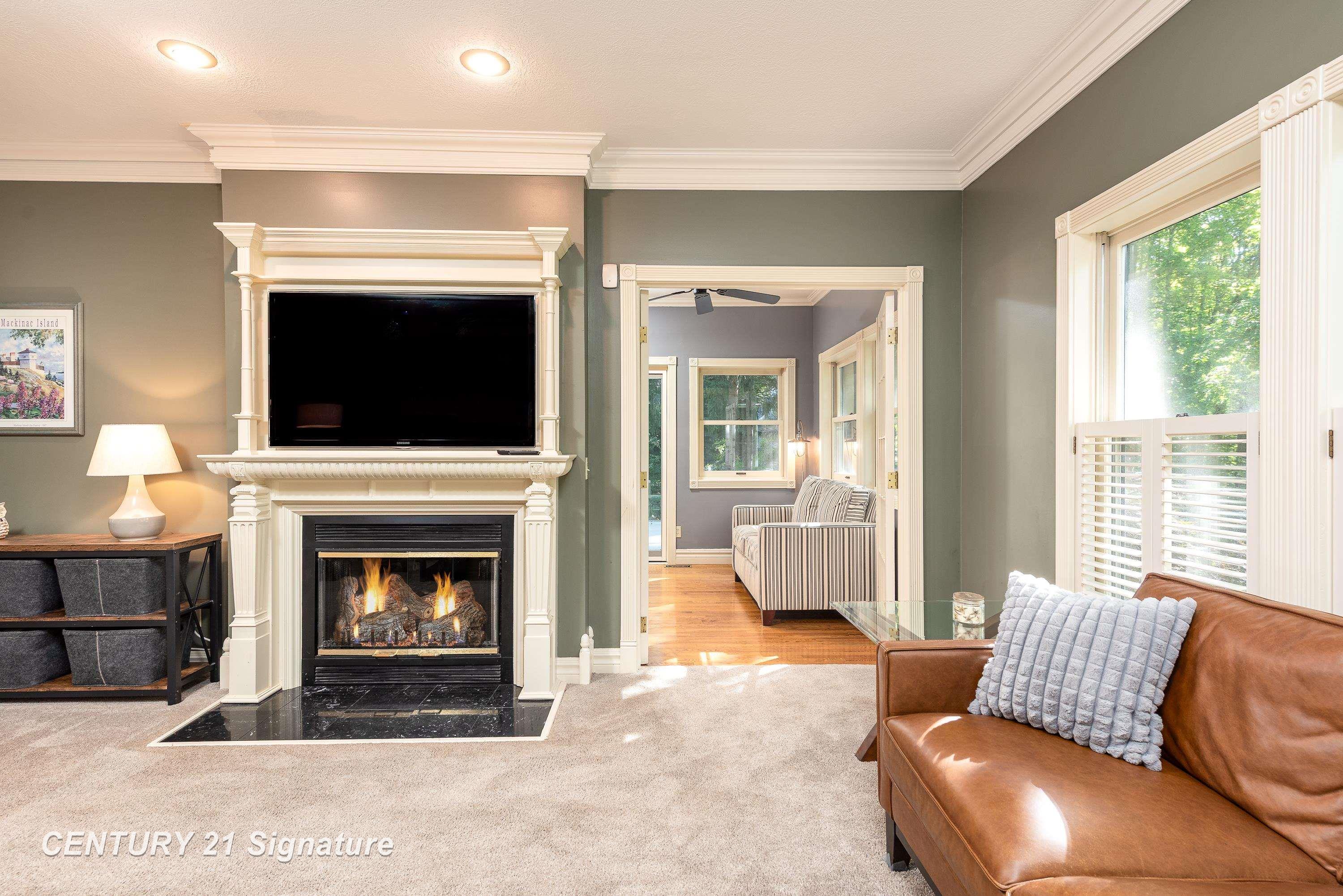 Midland, Michigan, 48642, United States, 5 Bedrooms Bedrooms, ,6 BathroomsBathrooms,Residential,For Sale,1977241