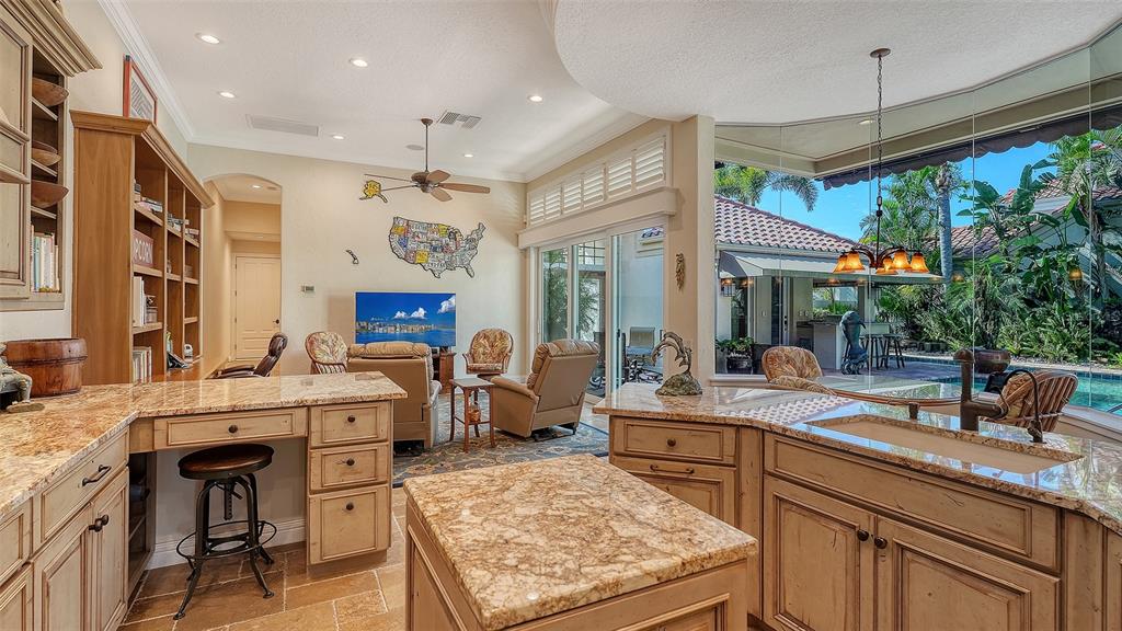 Longboat Key, Florida, 34228, United States, 3 Bedrooms Bedrooms, ,4 BathroomsBathrooms,Residential,For Sale,1986320