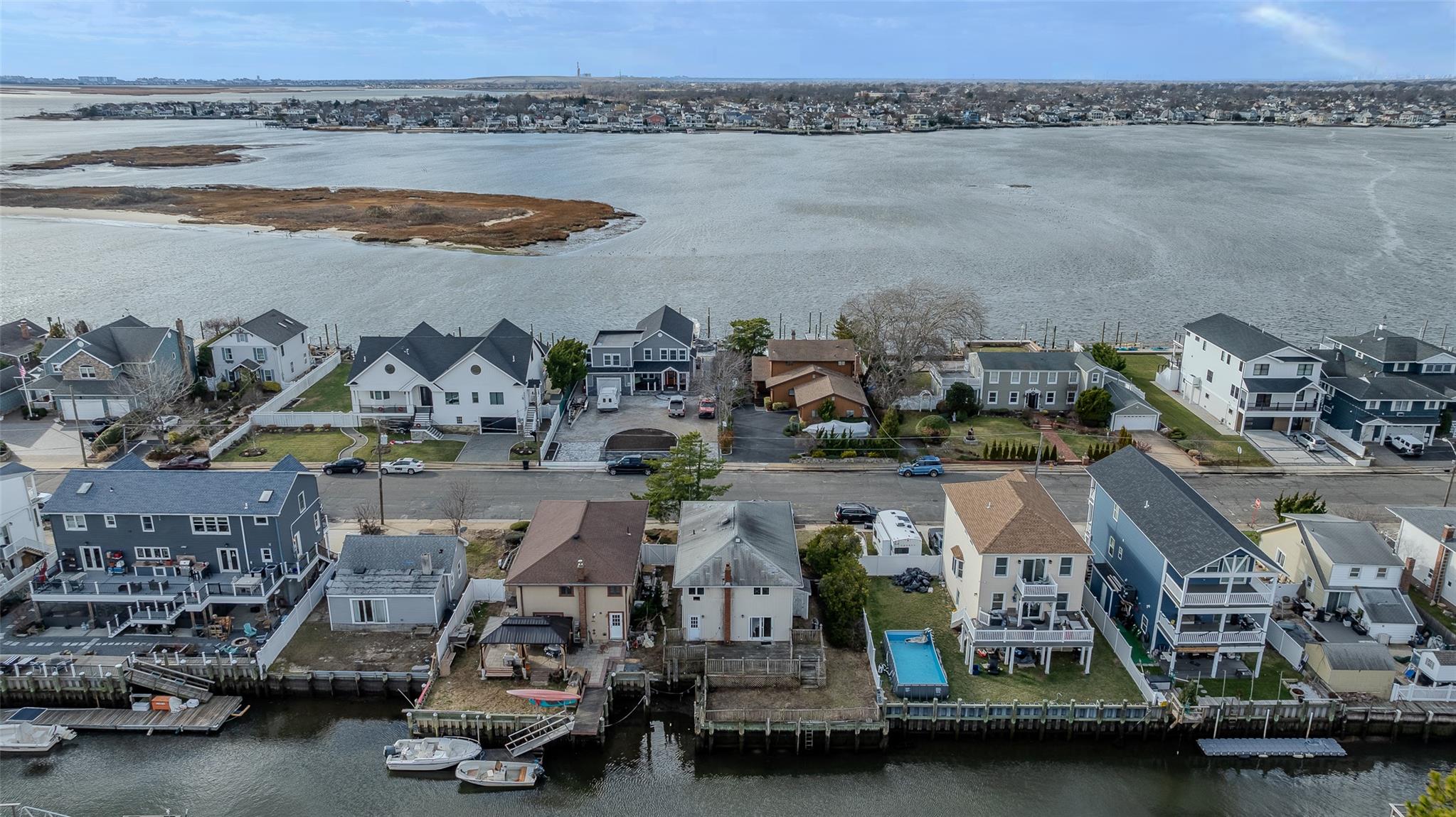 Freeport, New York, 11520, United States, 4 Bedrooms Bedrooms, ,2 BathroomsBathrooms,Residential,For Sale,1893600