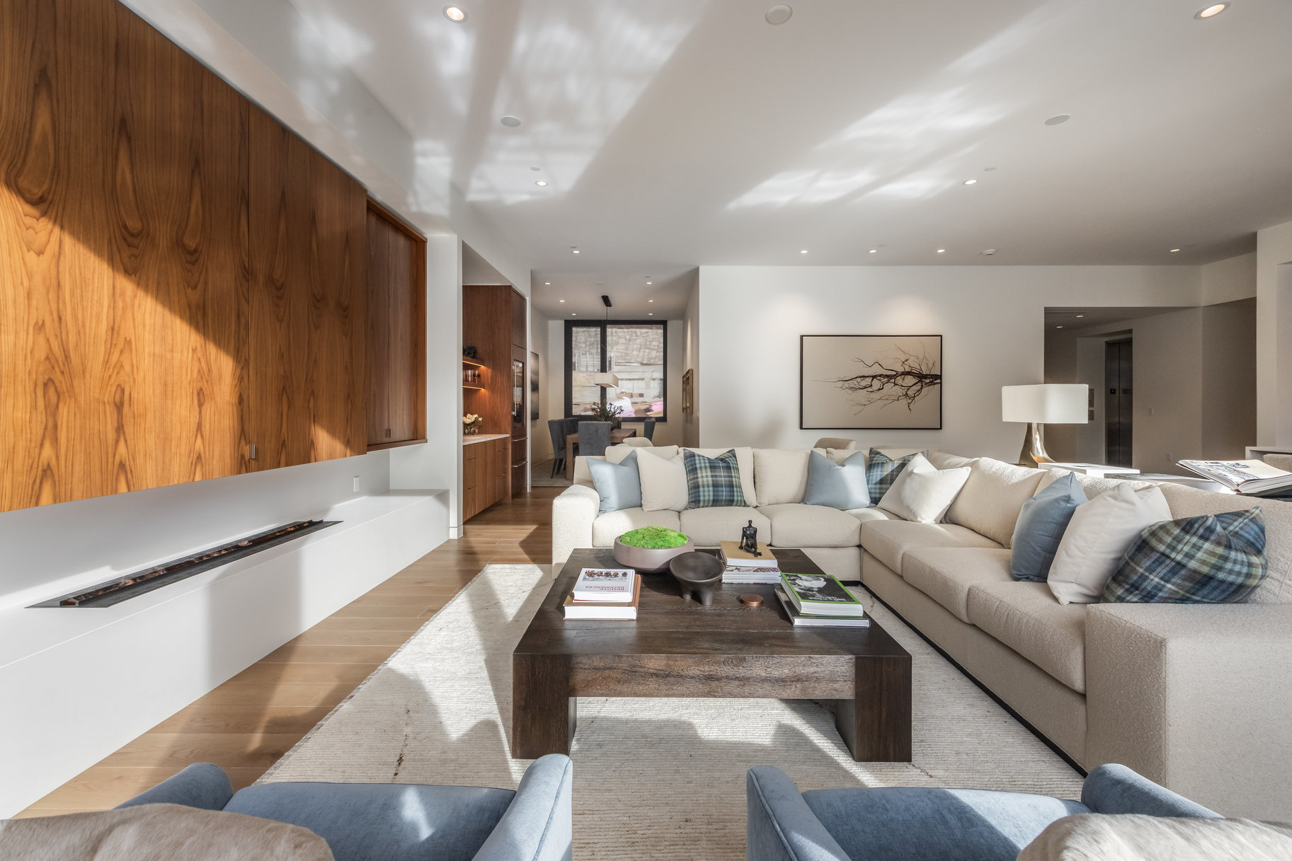  Furnished 5-bedroom Penthouse at Founder