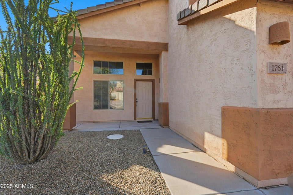 Phoenix, Arizona, 85045, United States, 4 Bedrooms Bedrooms, ,3 BathroomsBathrooms,Residential,For Sale,2005317