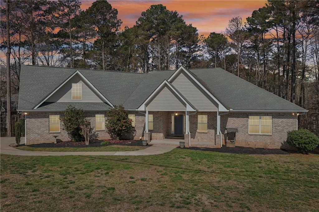 Cumming, Georgia, 30028, United States, 4 Bedrooms Bedrooms, ,3 BathroomsBathrooms,Residential,For Sale,2028381