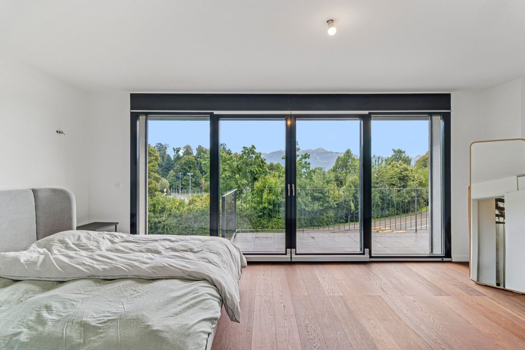  Spacious 200 m² townhouse with a view of the lake. - 物件實景