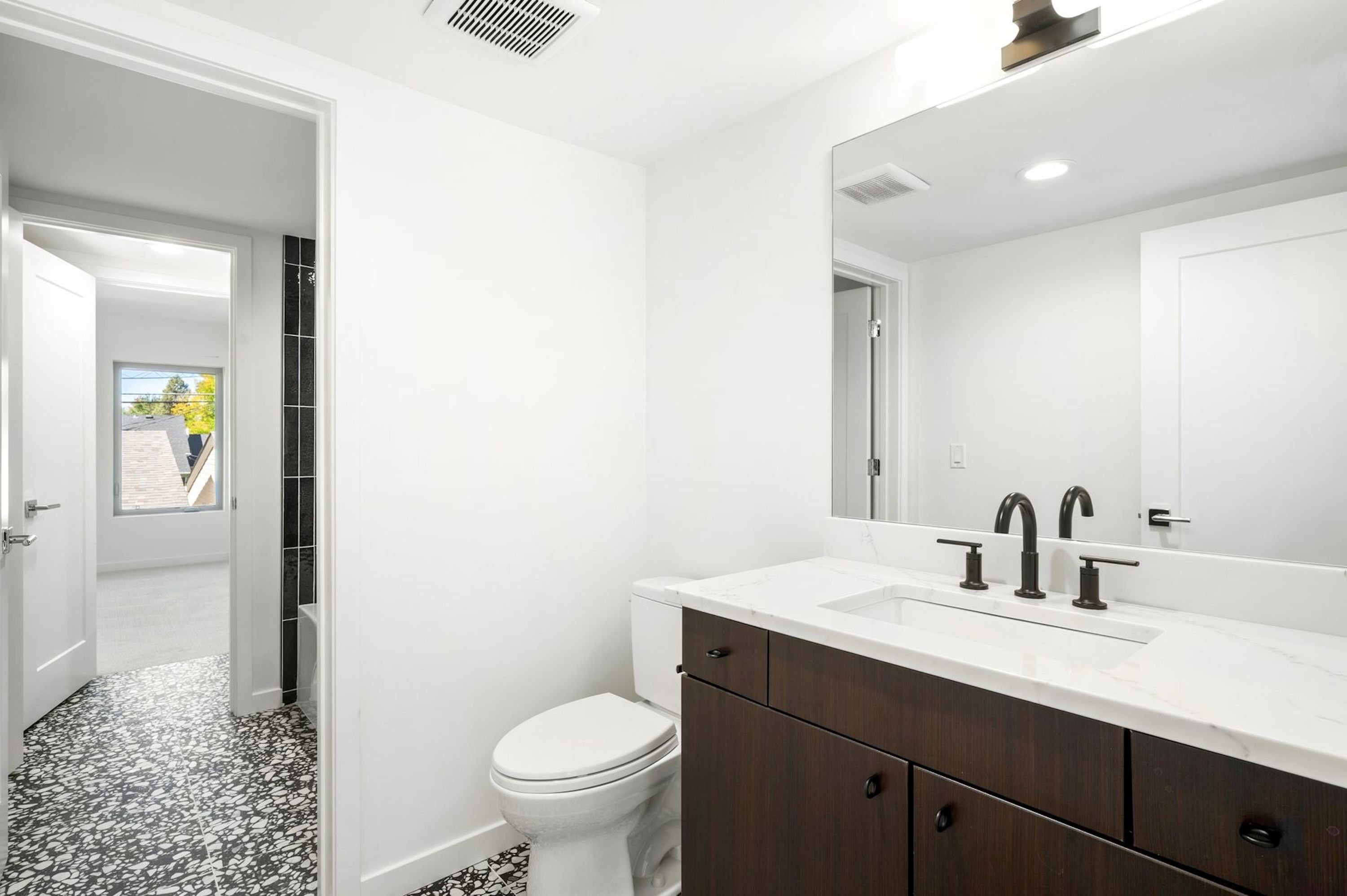  New Construction, Rooted in Montclair - 物件實景