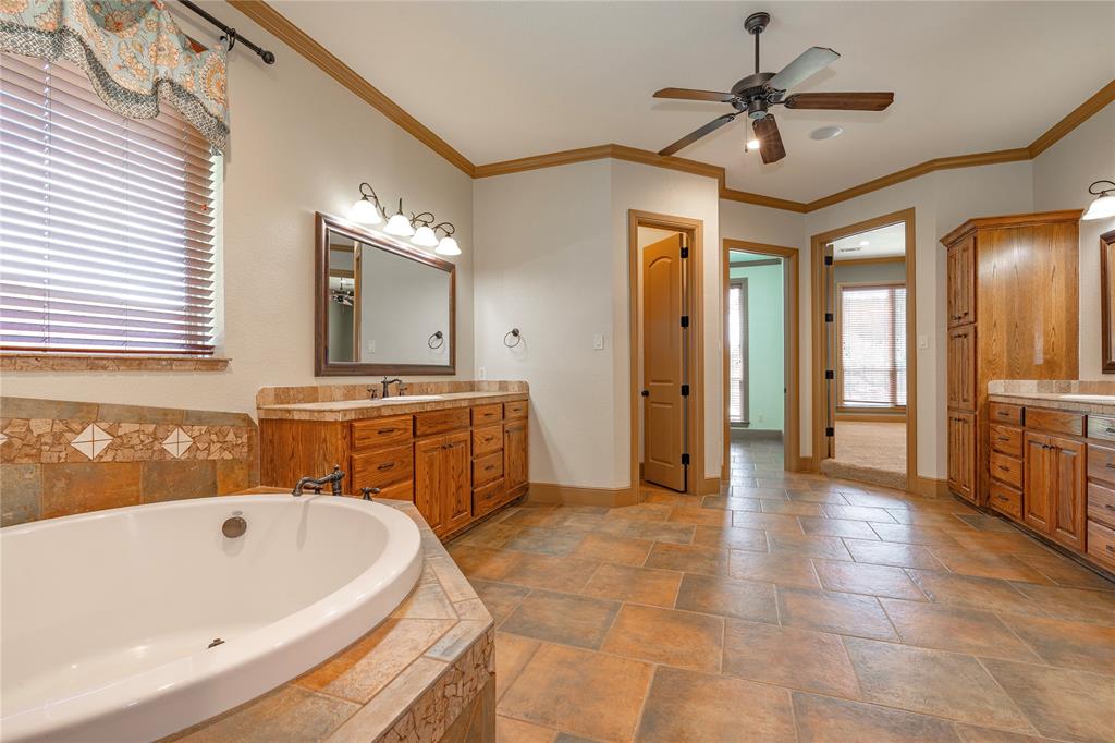 Midlothian, Texas, 76065, United States, 5 Bedrooms Bedrooms, ,7 BathroomsBathrooms,Residential,For Sale,1975064