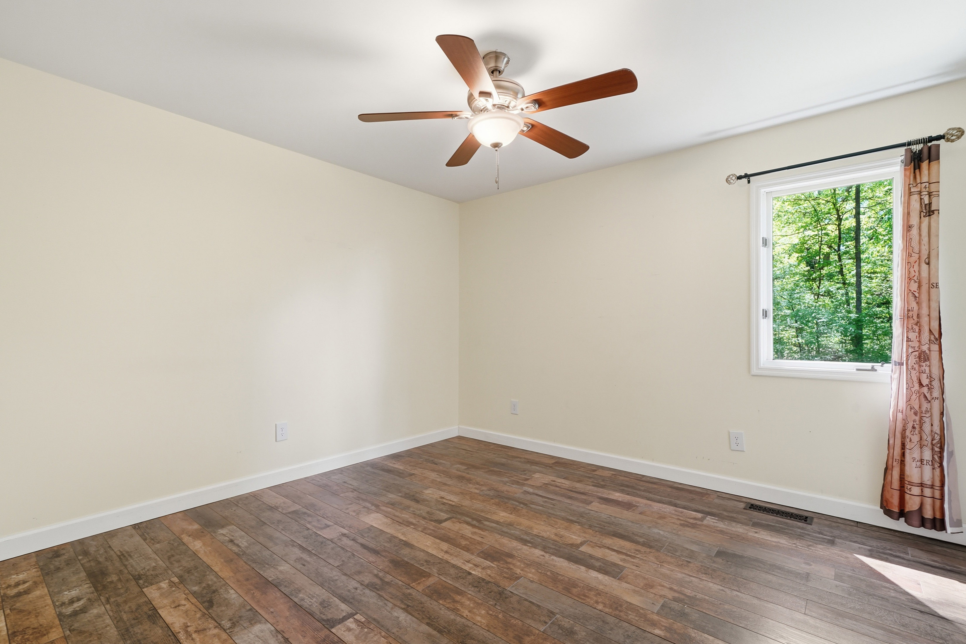  Ideal Cabin Escape Ready for Your Riverfront Lifestyle - 物件實景