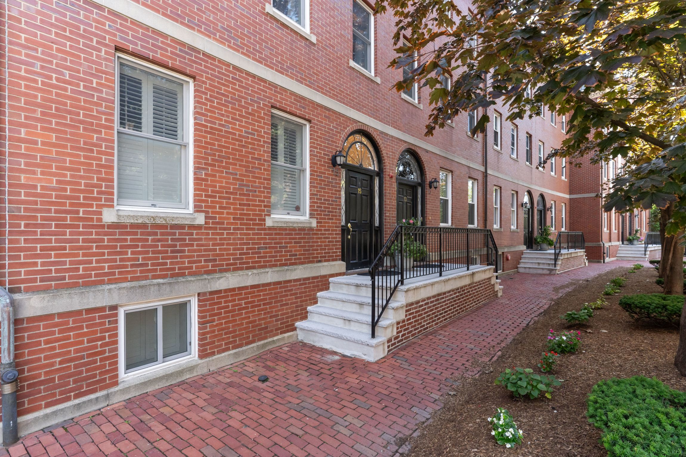  15 Main Street, Unit B, Boston, MA, 02129 - 物件實景