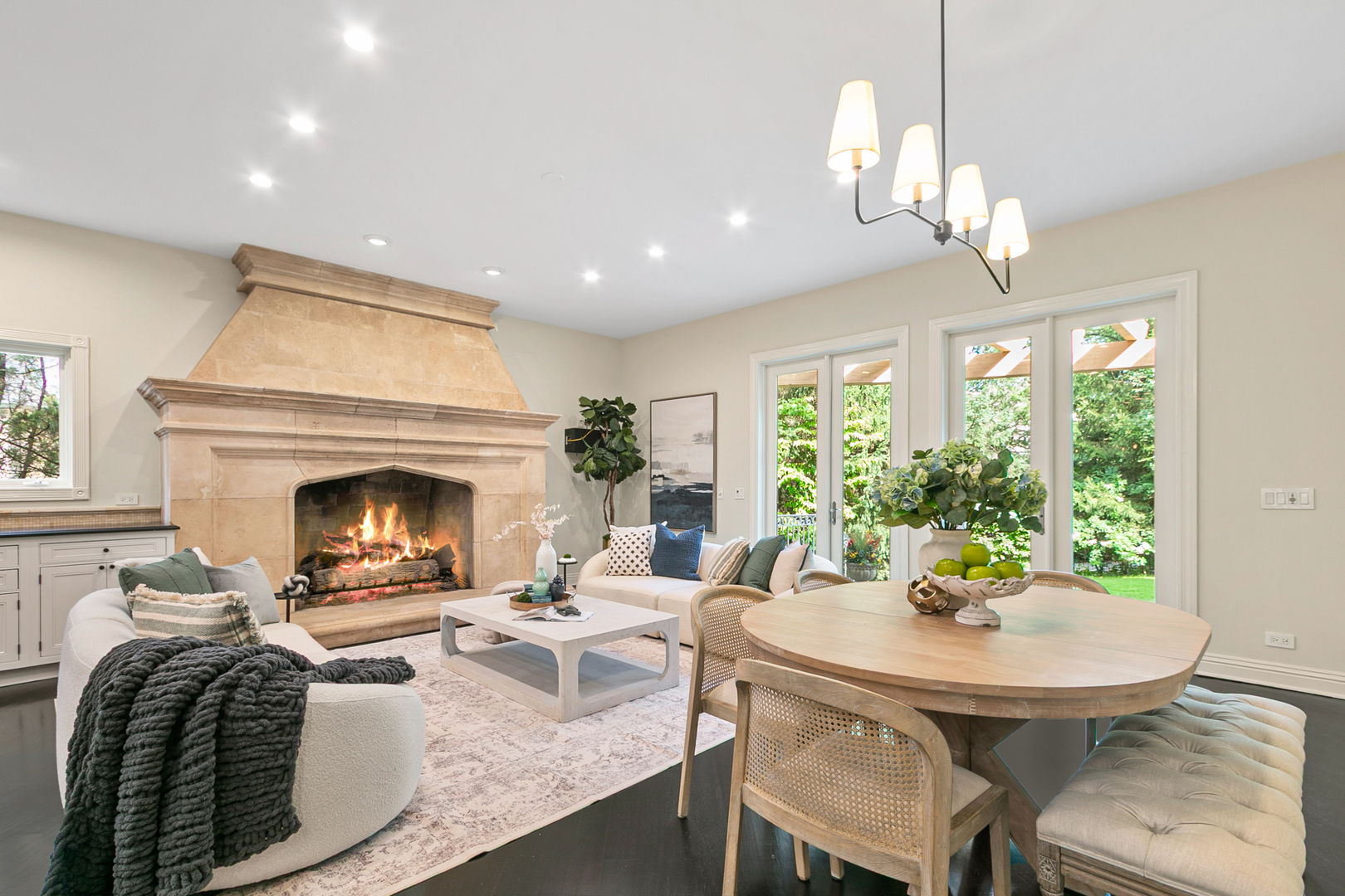 Winnetka, Illinois, 60093, United States, 6 Bedrooms Bedrooms, ,8 BathroomsBathrooms,Residential,For Sale,1991564