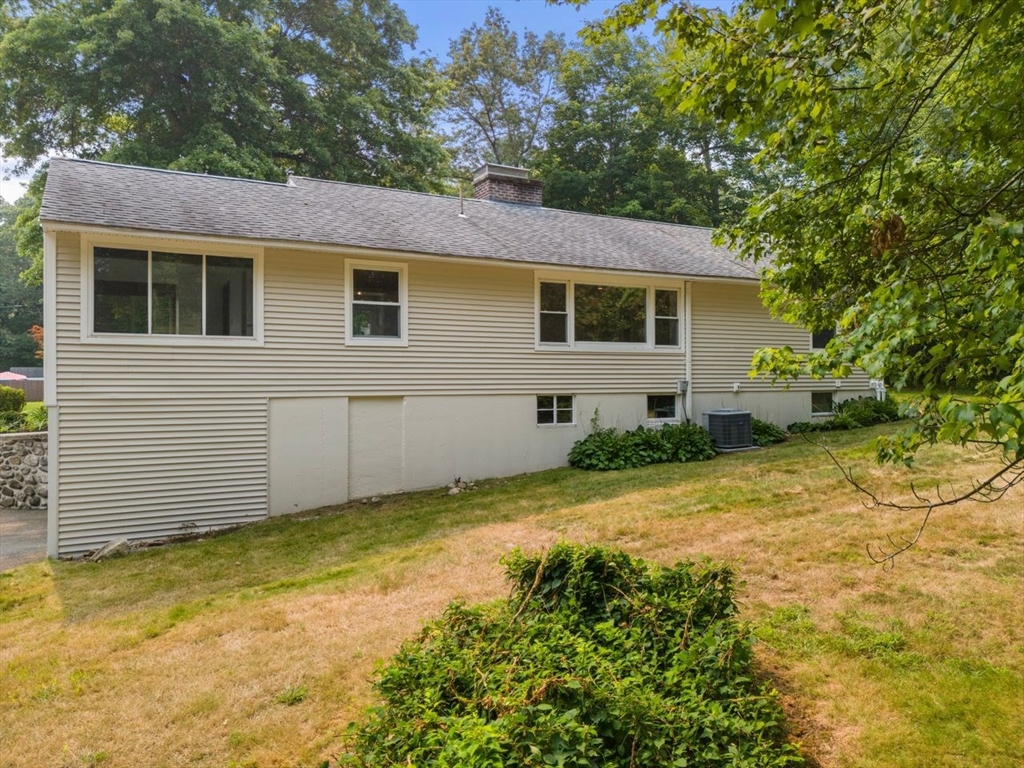 Chelmsford, Massachusetts, 01824, United States, 3 Bedrooms Bedrooms, ,2 BathroomsBathrooms,Residential,For Sale,1927111