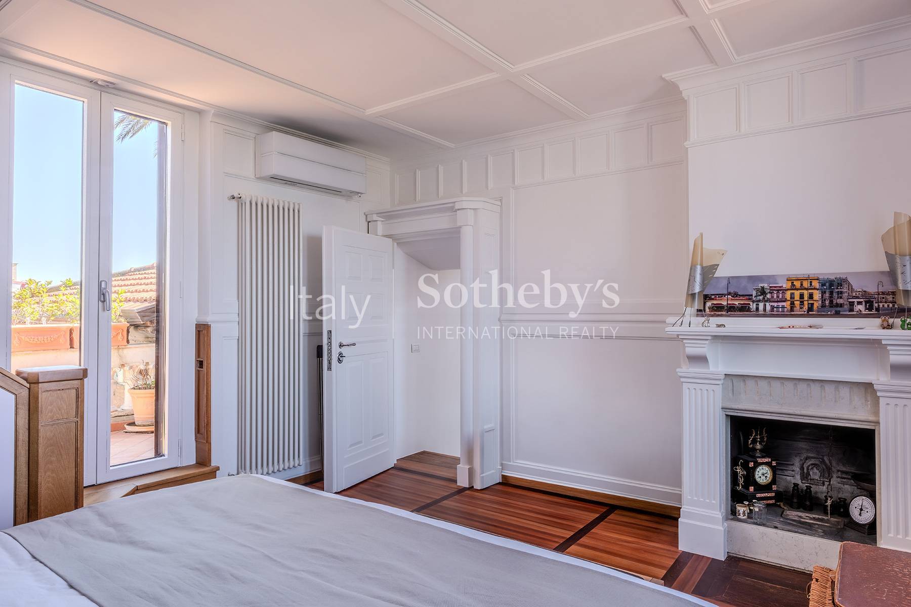  Elegant apartment with a terrace in a historic villa - 物件實景