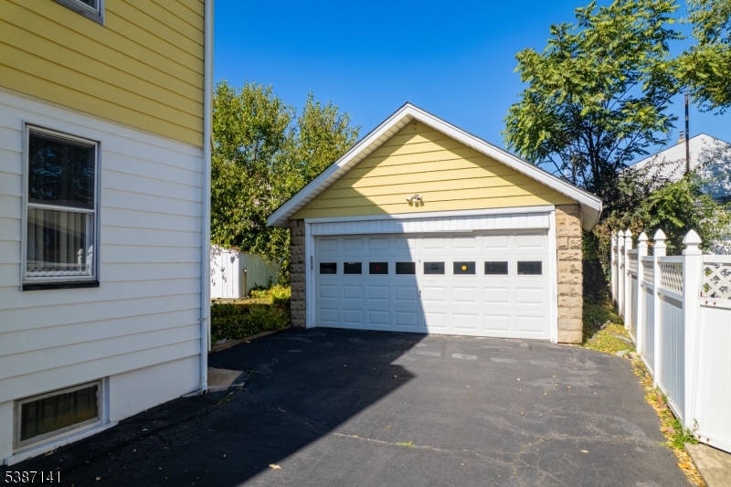 Garwood Boro, New Jersey, 07027, United States, 5 Bedrooms Bedrooms, ,2 BathroomsBathrooms,Residential,For Sale,1987528