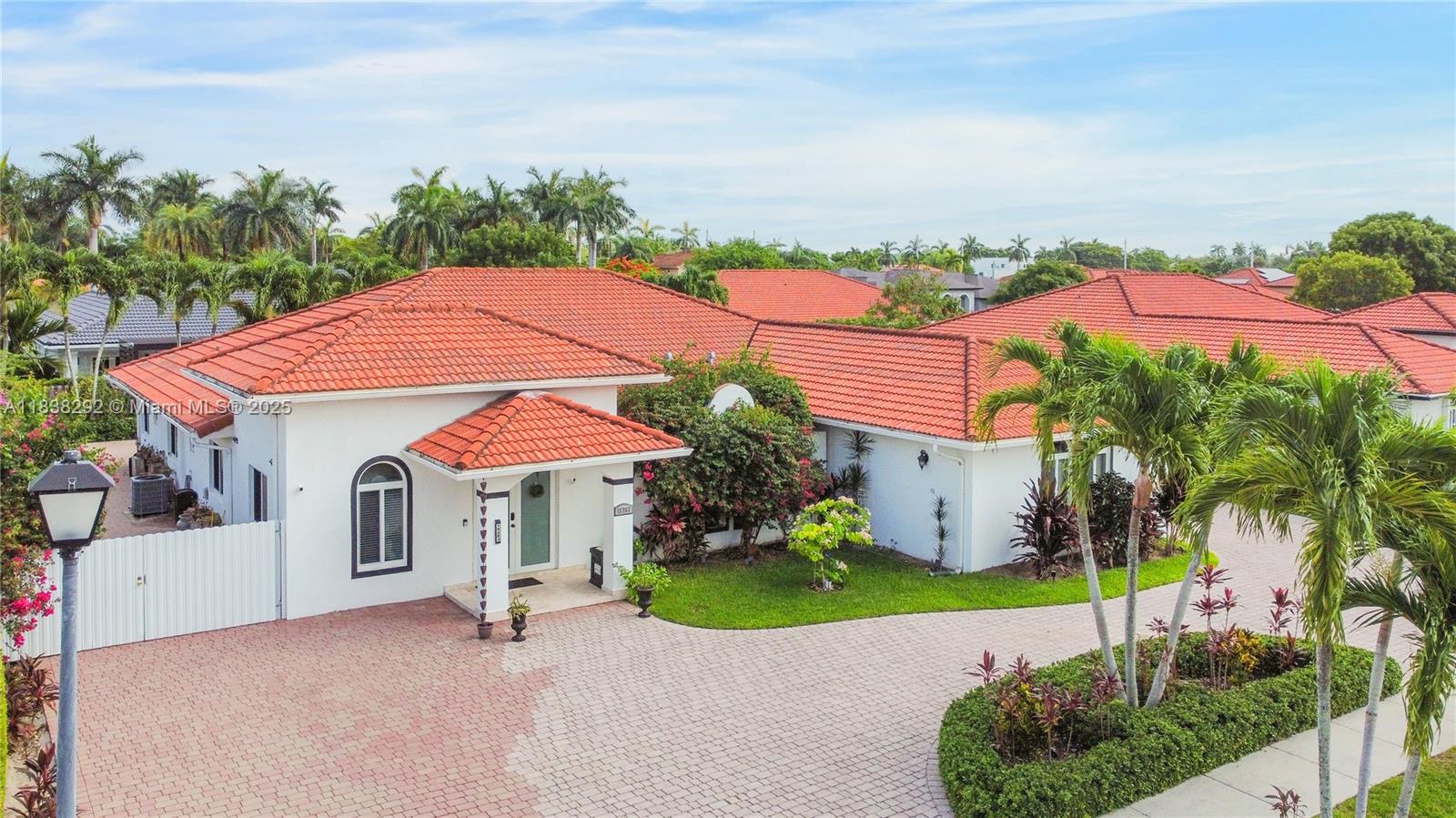 Miami, Florida, 33187, United States, 4 Bedrooms Bedrooms, ,3 BathroomsBathrooms,Residential,For Sale,1900896