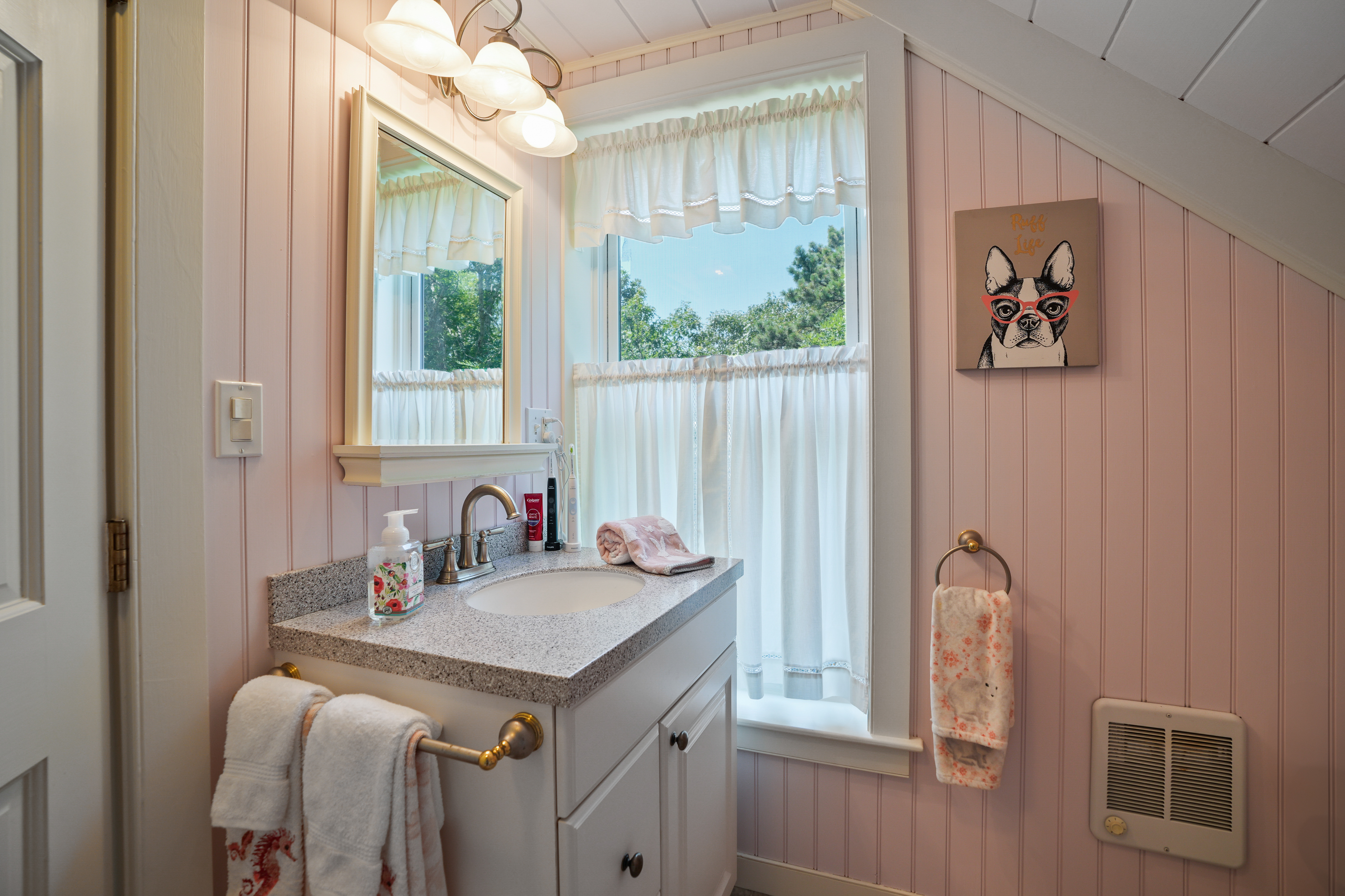  Versatile Edgartown Oasis with Home & Business Potential - 物件實景