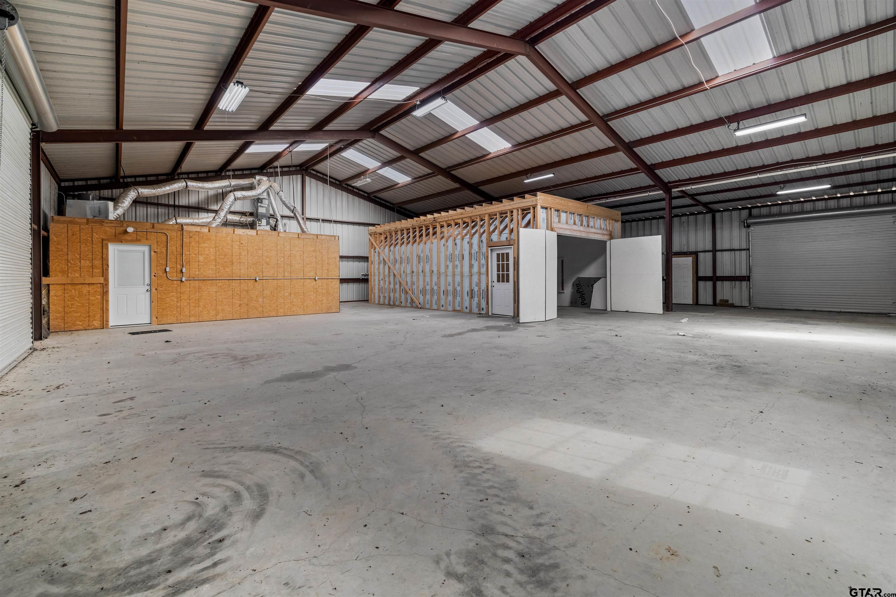 Pittsburg, Texas, 75686, United States, 5 Bedrooms Bedrooms, ,5 BathroomsBathrooms,Residential,For Sale,2005236