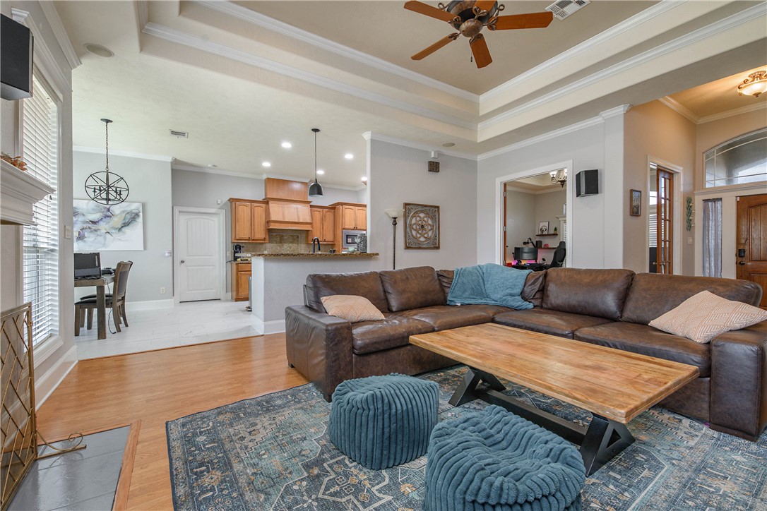 College Station, Texas, 77845, United States, 5 Bedrooms Bedrooms, ,4 BathroomsBathrooms,Residential,For Sale,1979920