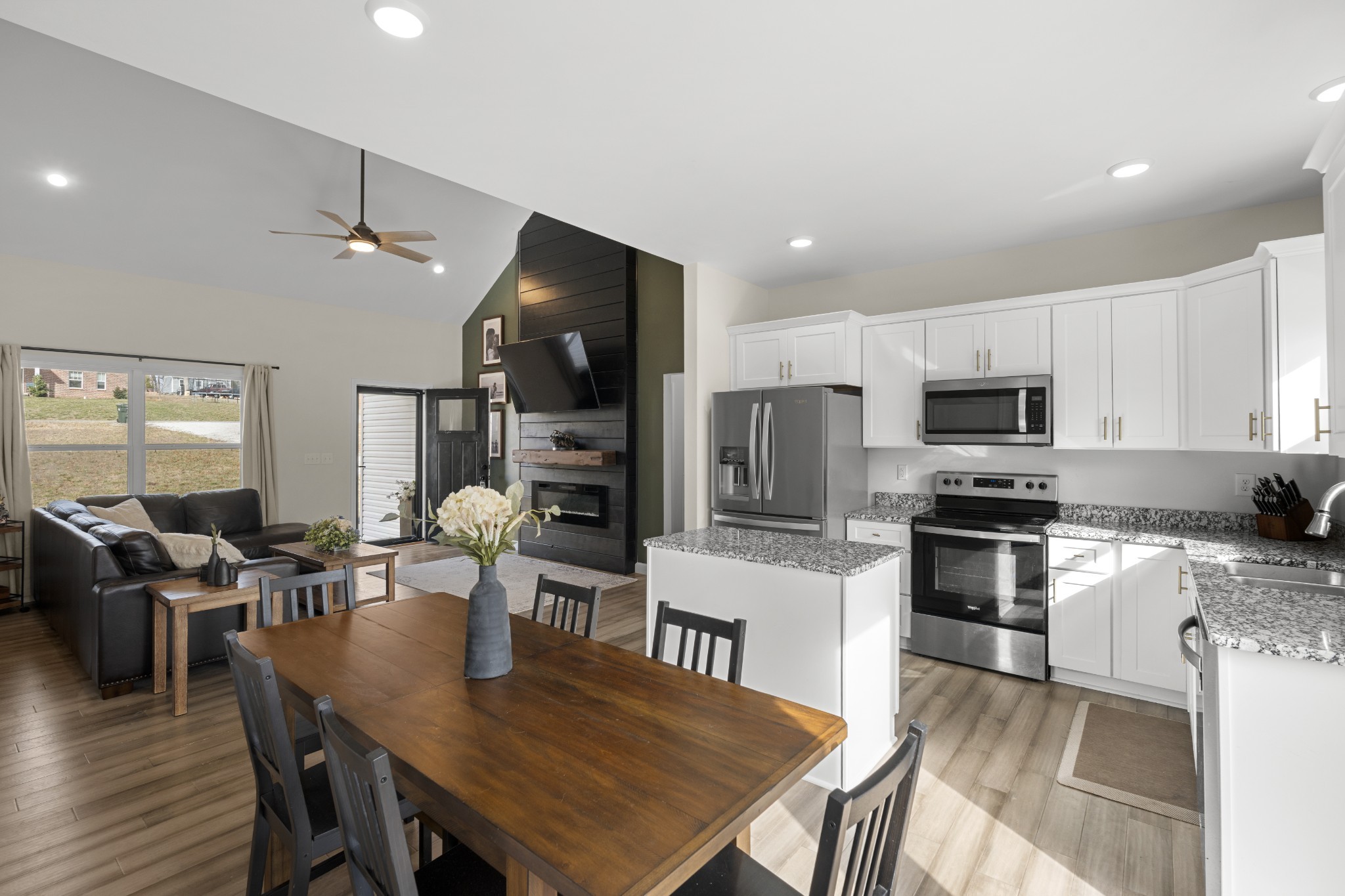  1007 Edgewood Dr, Dickson, TN, 37055 - 物件實景