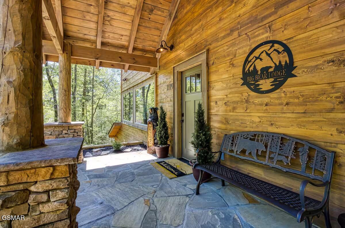 Sevierville, Tennessee, 37862, United States, 5 Bedrooms Bedrooms, ,5 BathroomsBathrooms,Residential,For Sale,2008857