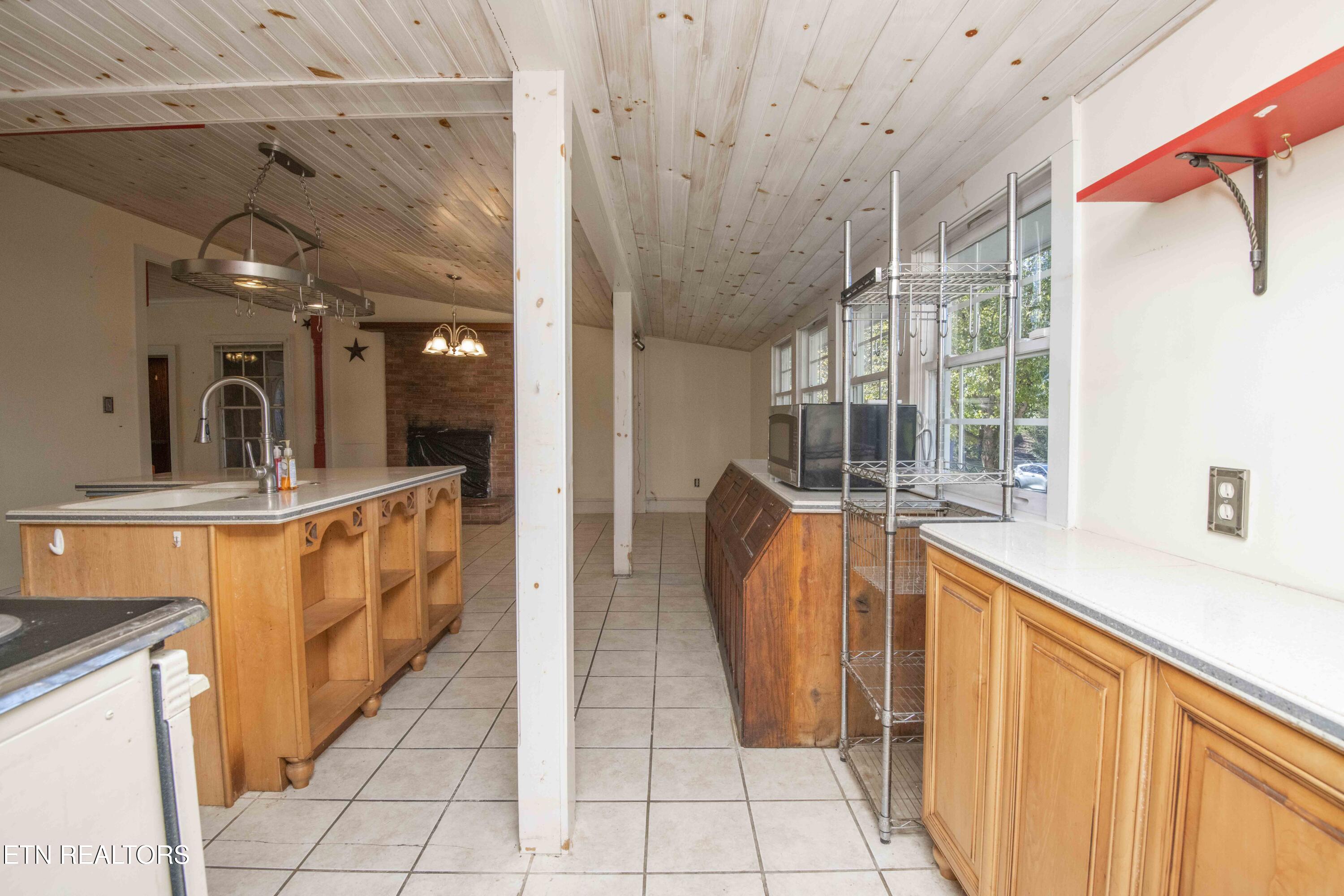 Rockford, Tennessee, 37853, United States, 3 Bedrooms Bedrooms, ,3 BathroomsBathrooms,Residential,For Sale,1984254