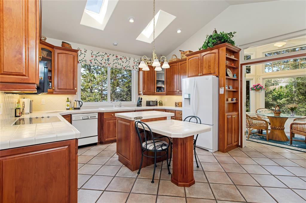 Polson, Montana, 59860, United States, 4 Bedrooms Bedrooms, ,4 BathroomsBathrooms,Residential,For Sale,1984394