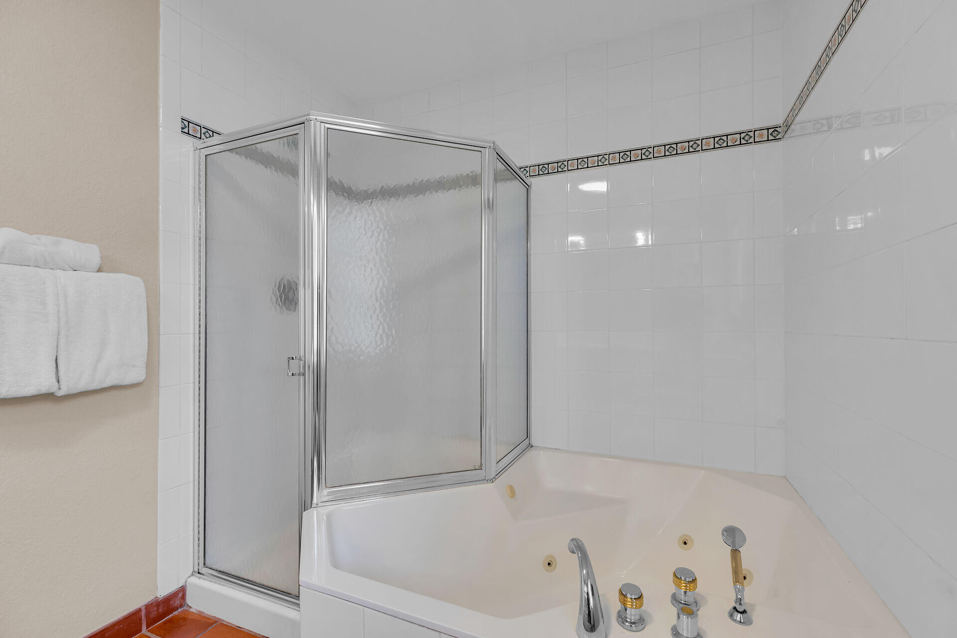 KEY COLONY, Florida, 33051, United States, 3 Bedrooms Bedrooms, ,4 BathroomsBathrooms,Residential,For Sale,1988012