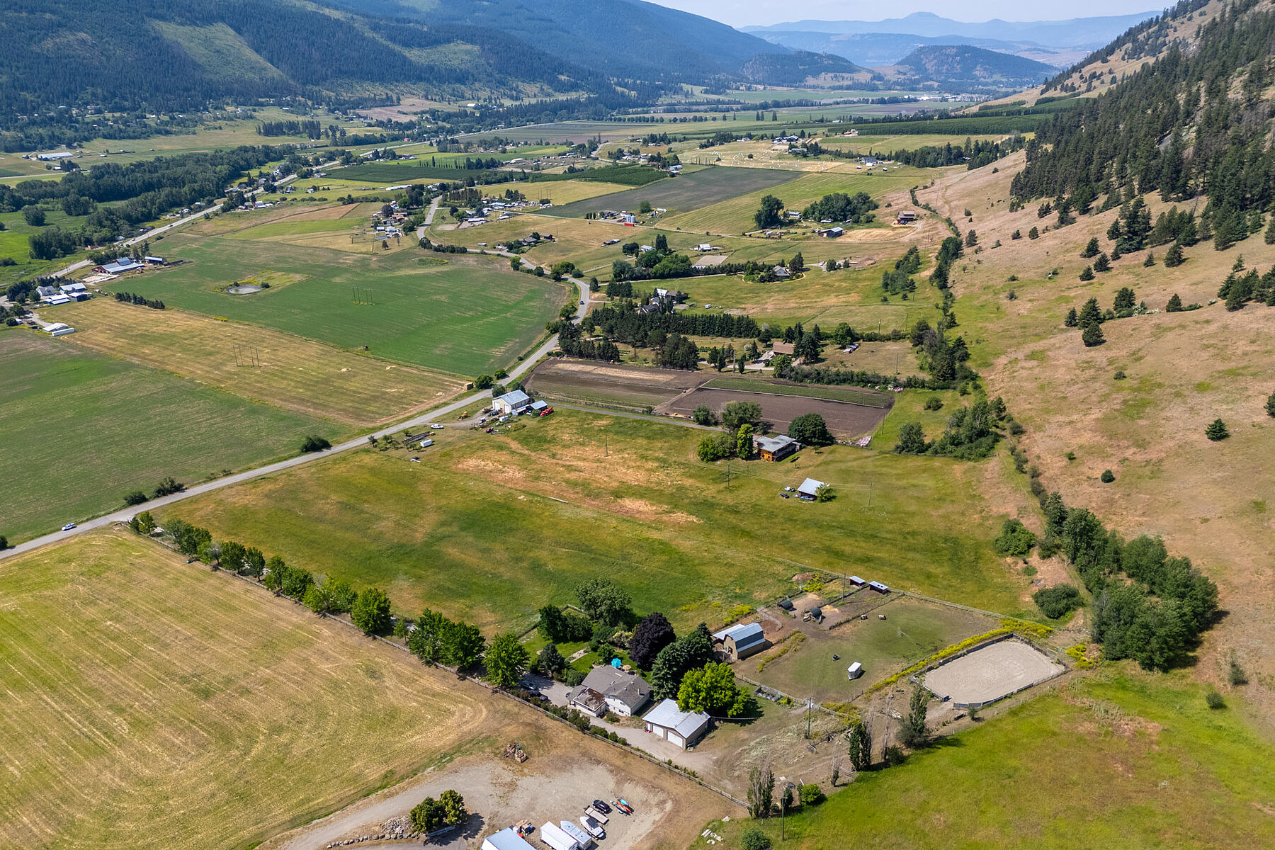  Ten Acres in Coldstream - 物件實景