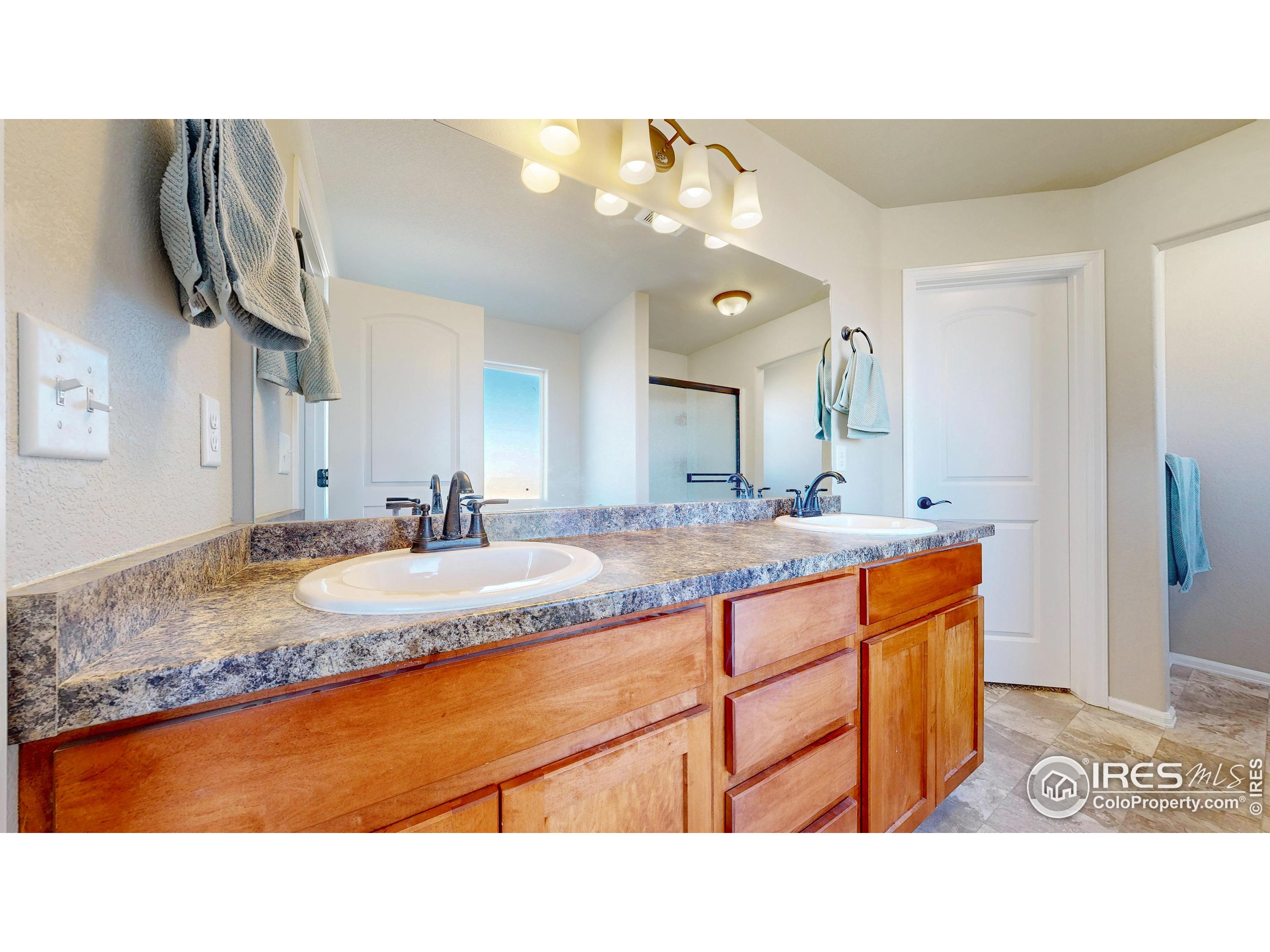 Johnstown, Colorado, 80534, United States, 4 Bedrooms Bedrooms, ,3 BathroomsBathrooms,Residential,For Sale,1911413