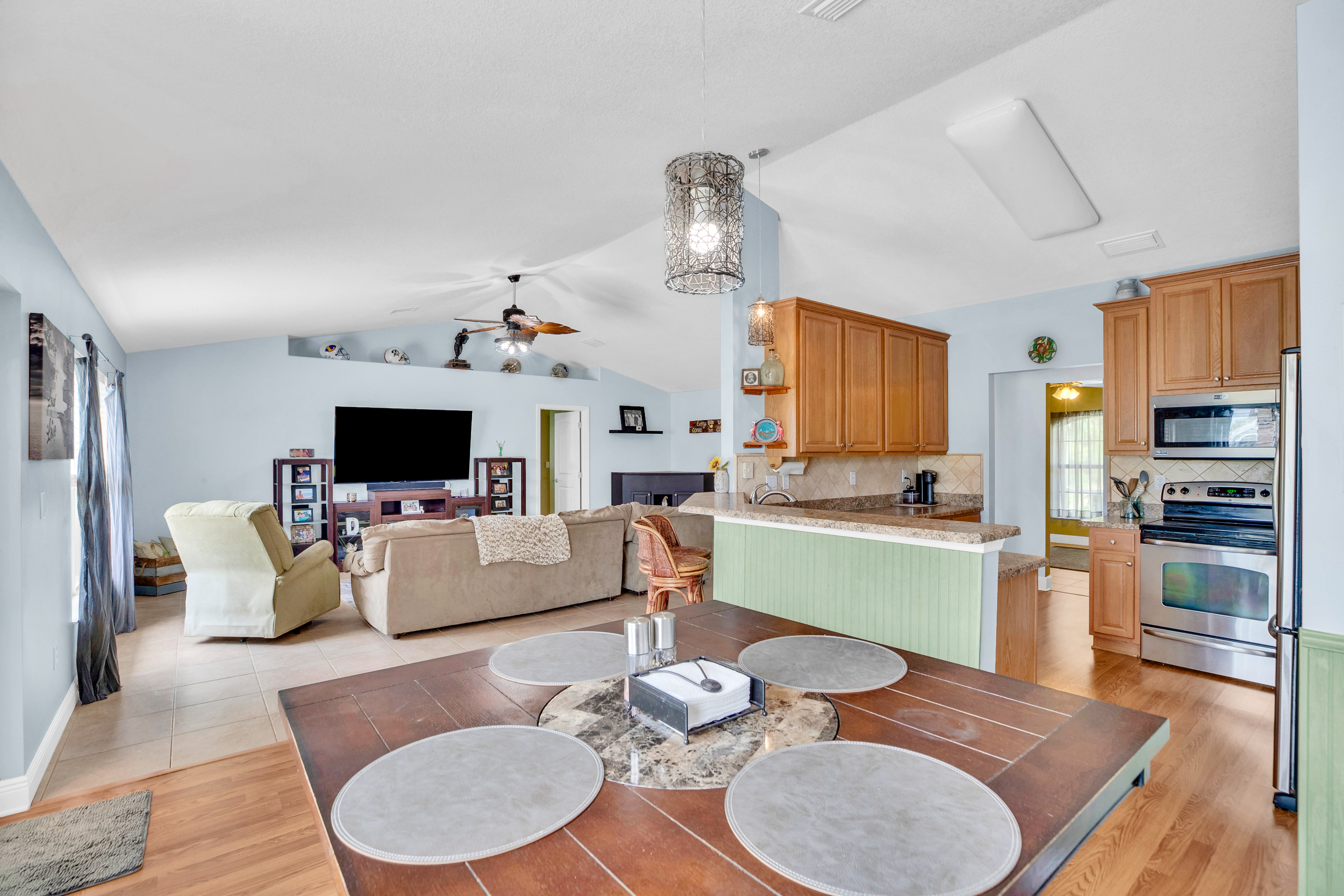  818 George Street, Sebastian, FL, 32958 - 物件實景