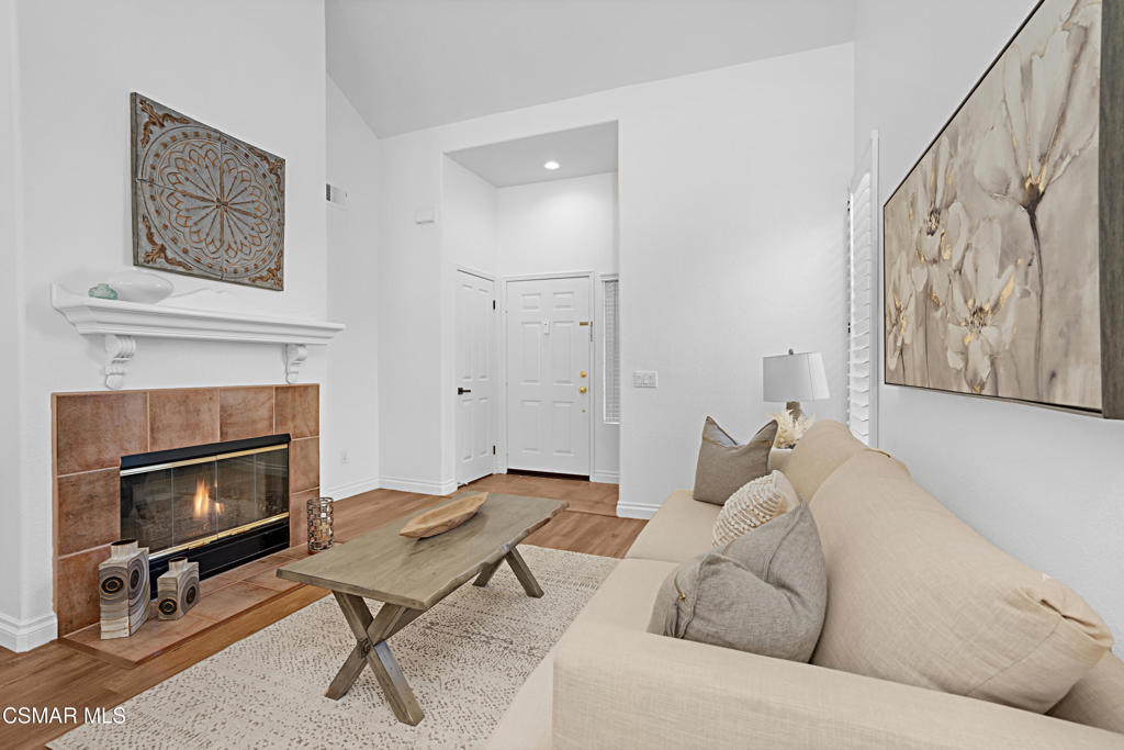 Westlake Village, California, 91362, United States, 2 Bedrooms Bedrooms, ,3 BathroomsBathrooms,Residential,For Sale,1987544